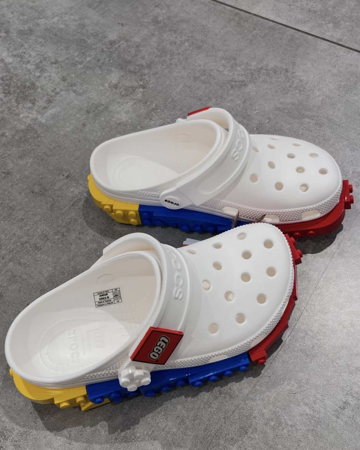 CROCS X LEGO® Creativity Clog 聯名款 樂高 積木 洞洞鞋 拖鞋 涼鞋 防水 白色 男女鞋 211873-100 / 調貨