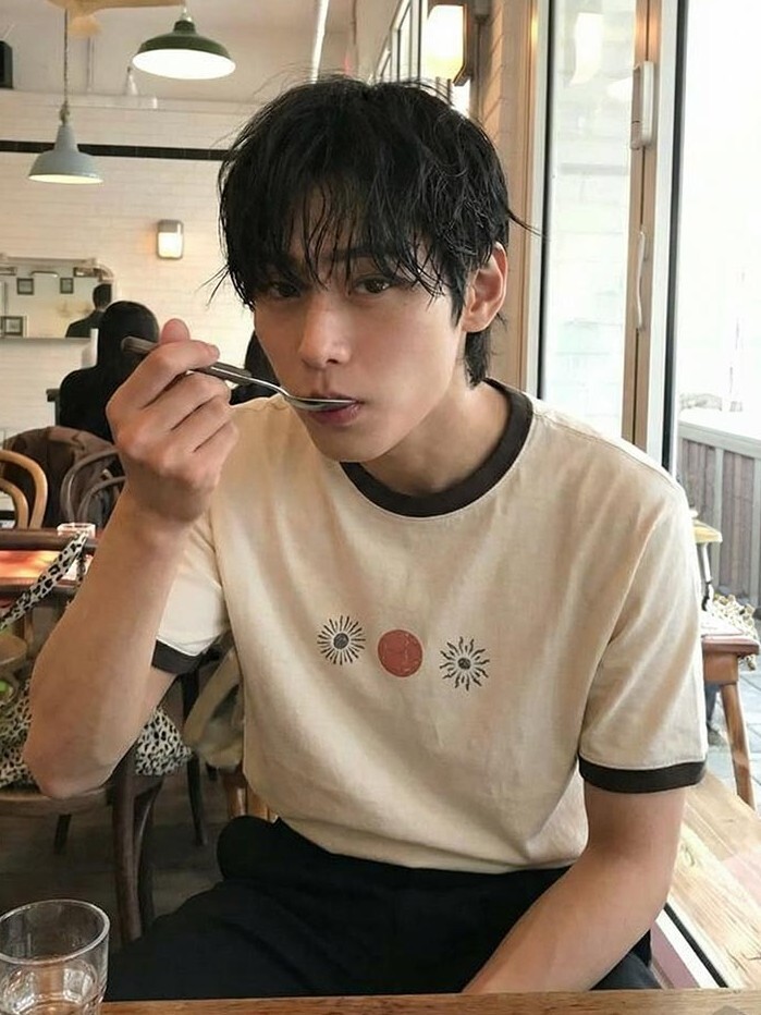 Luna Ringer 太陽短袖T卹