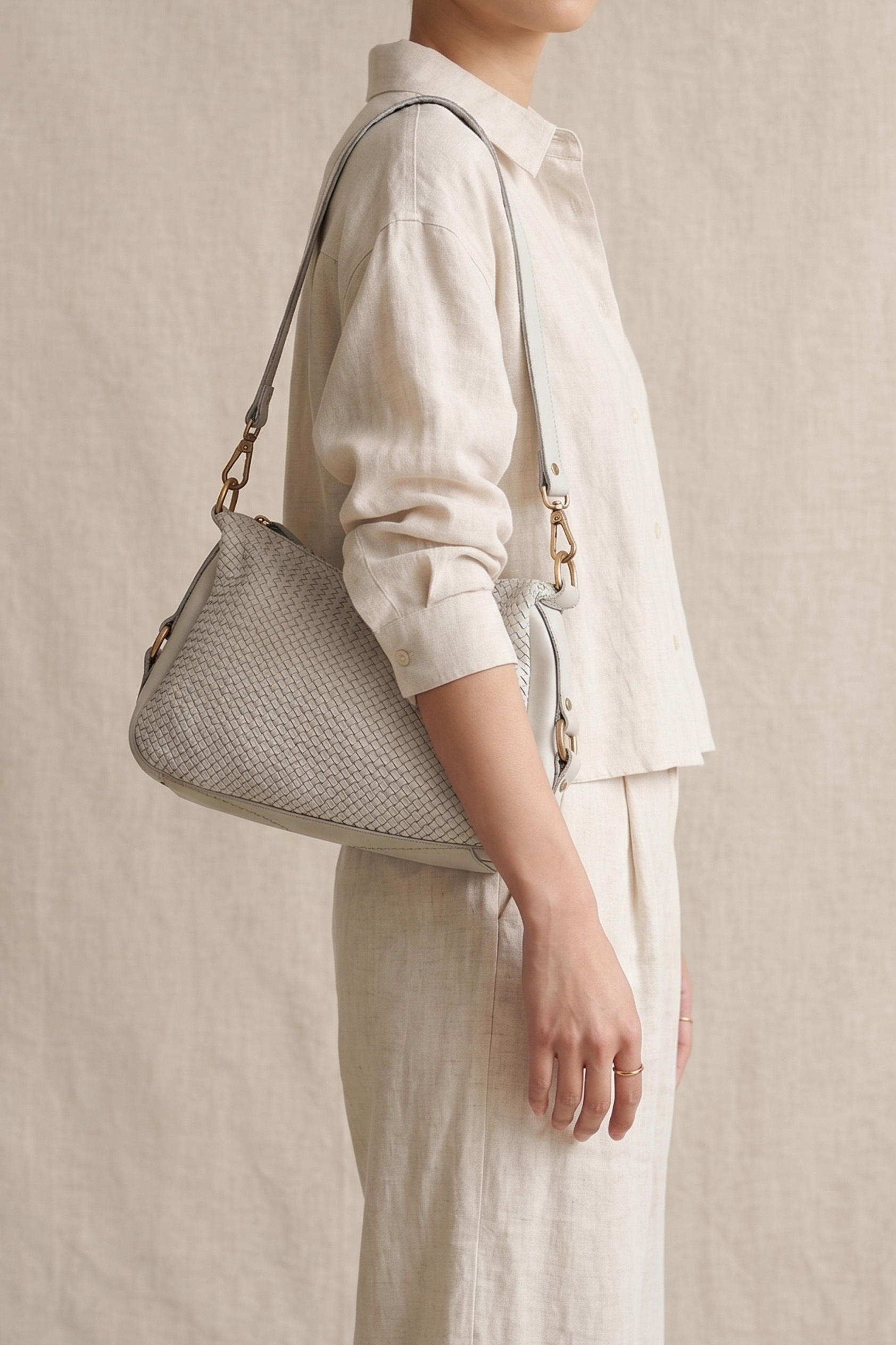 Giuliall 鞣革細編織中型肩包 灰藍