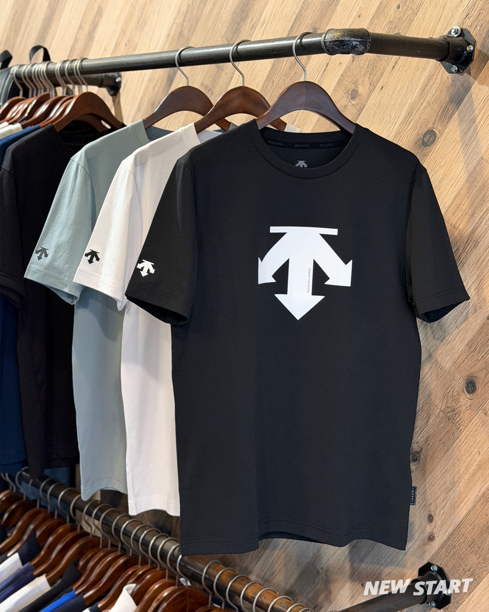 Descente 迪桑特 胸前大Logo 短袖上衣 短T