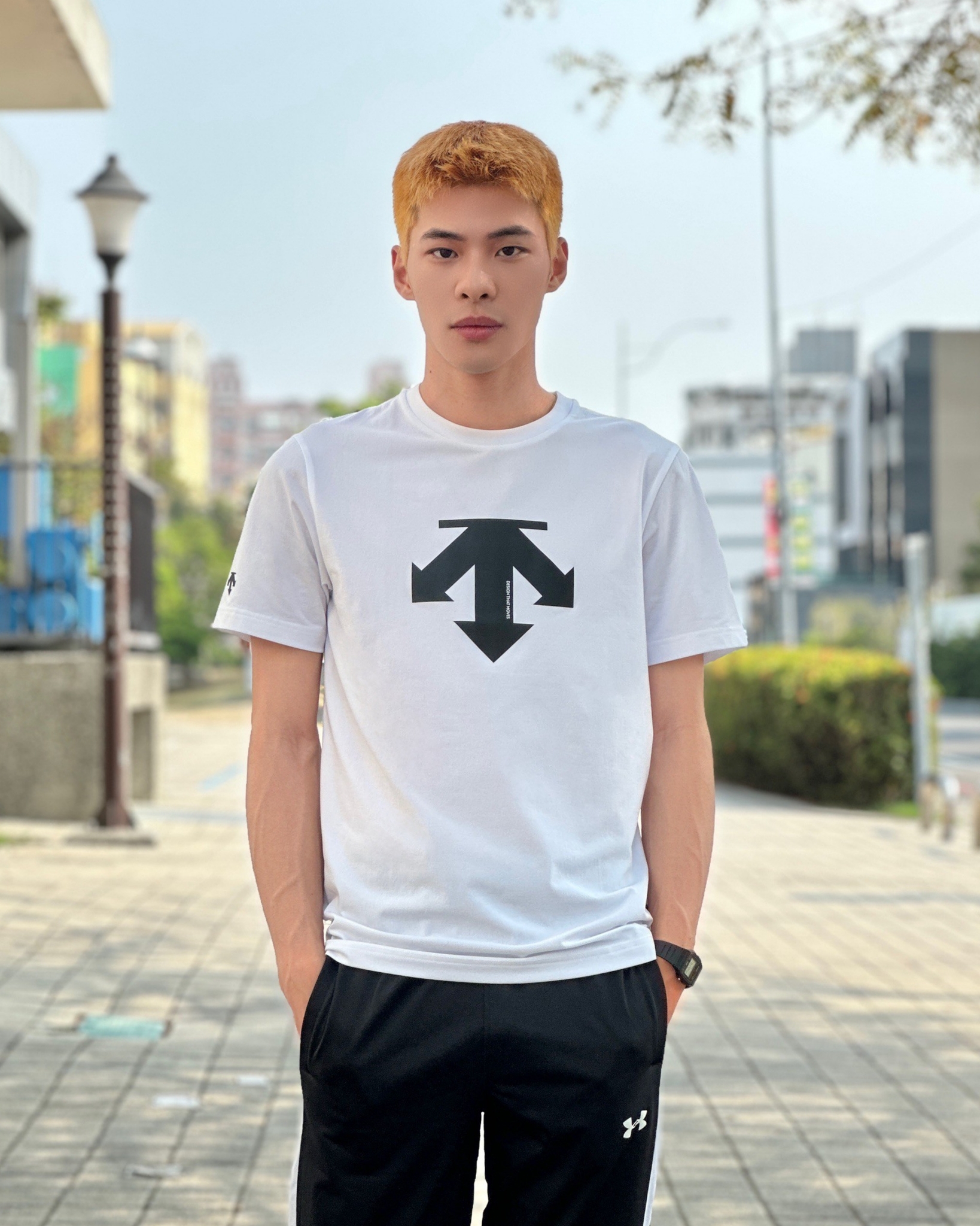 Descente 迪桑特 胸前大Logo 短袖上衣 短T