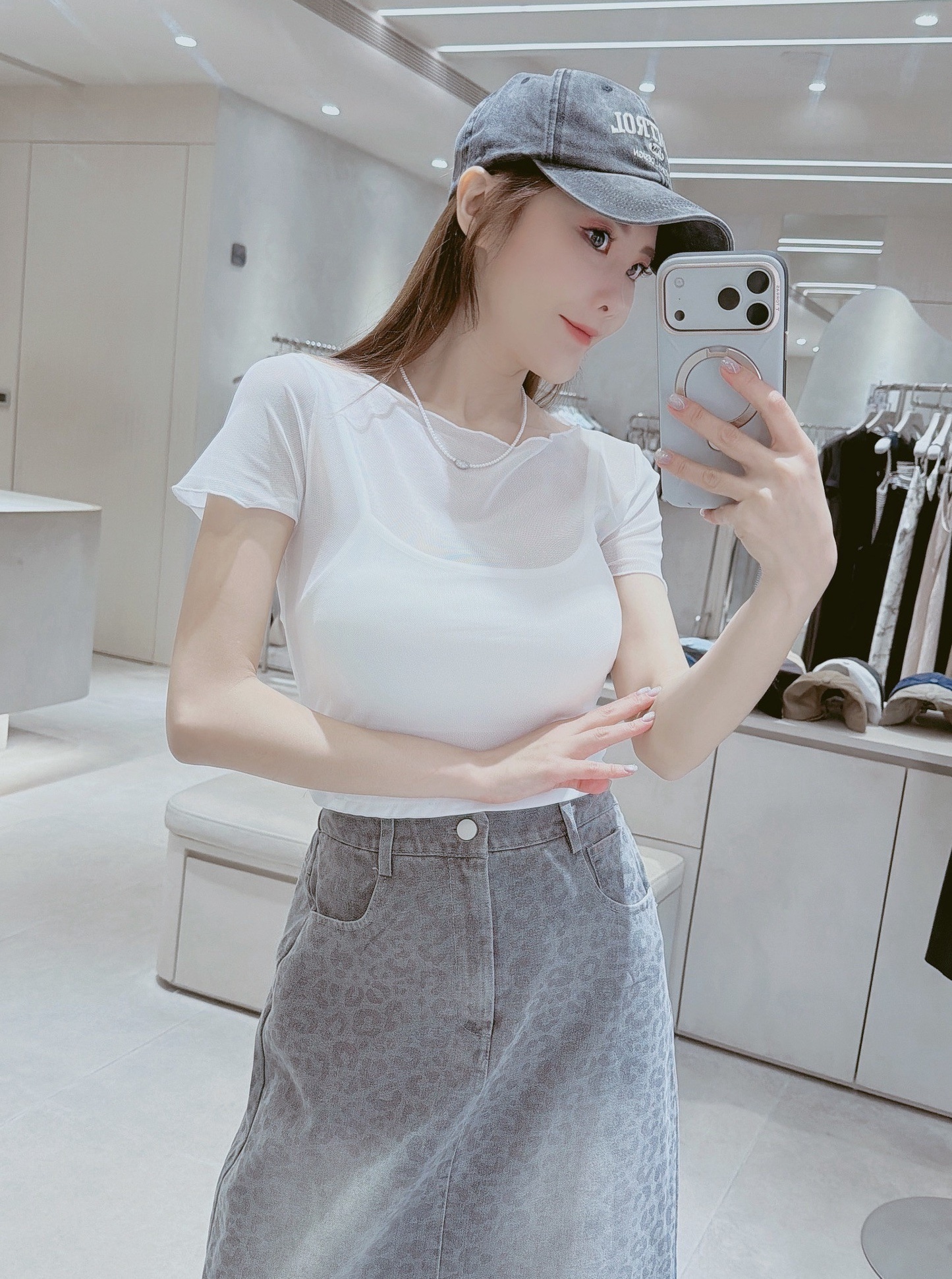 假兩件網紗罩杯上衣