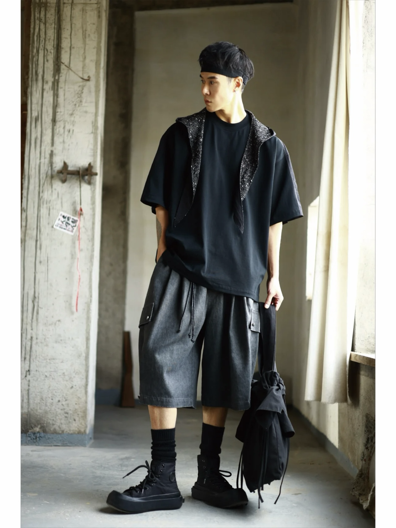 Morning Drinker 可拆卸柳葉領連帽T恤