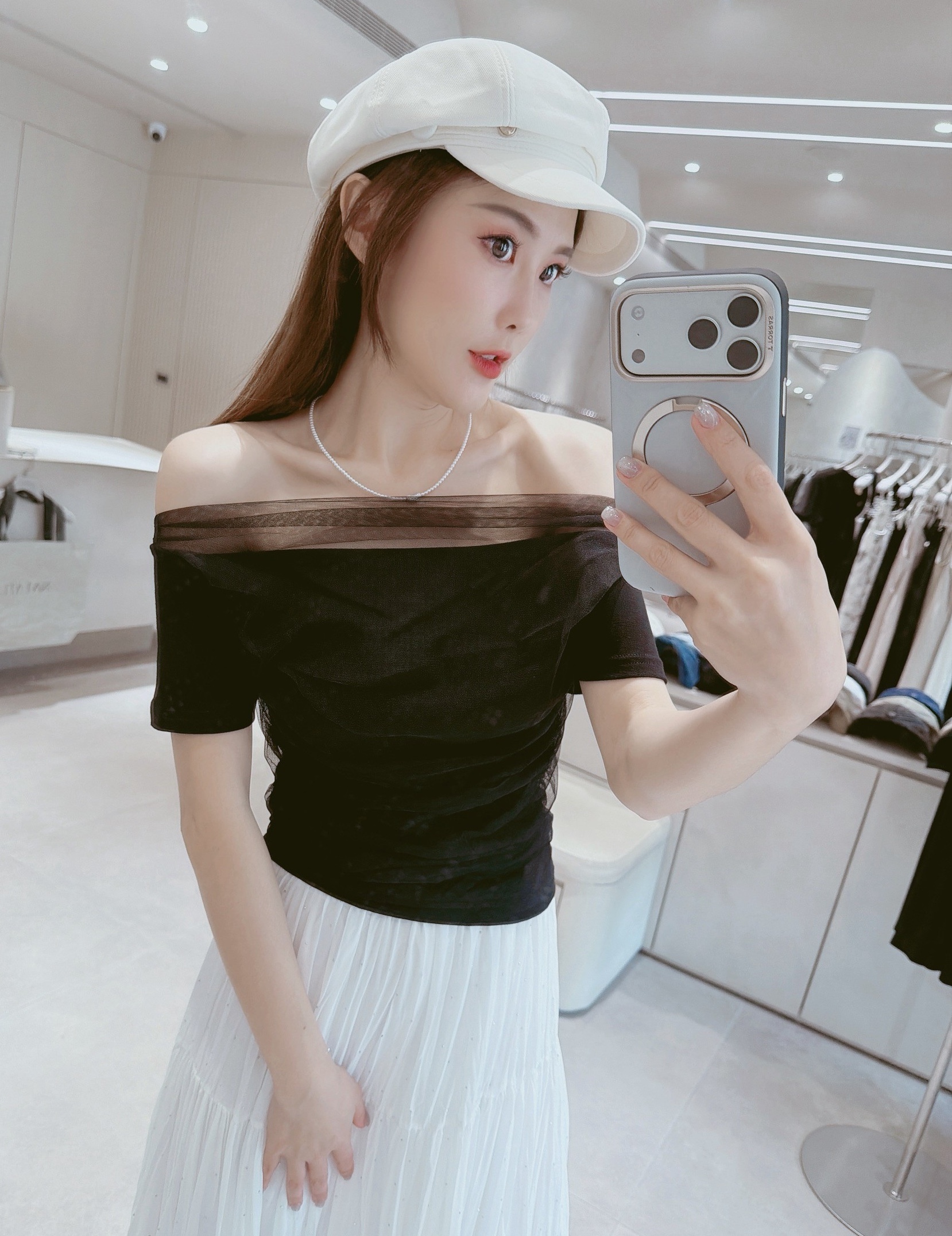 造型垂領網紗素面上衣