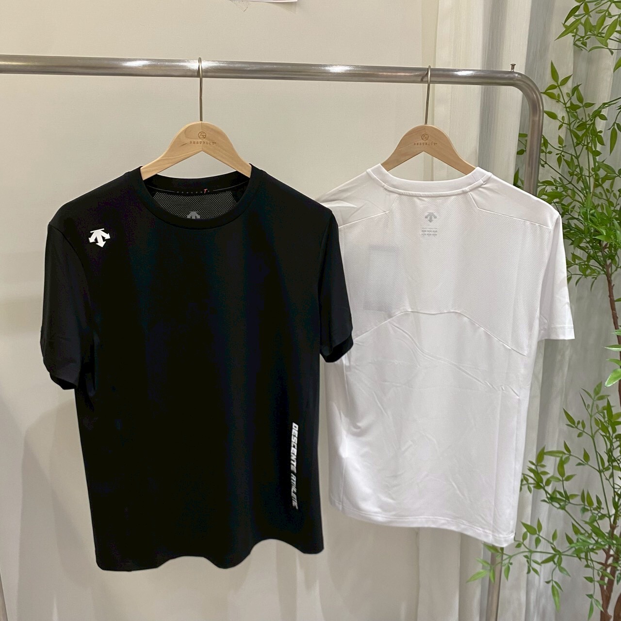 Descente 迪桑特 側邊字母樣式 SR123TTS21-M