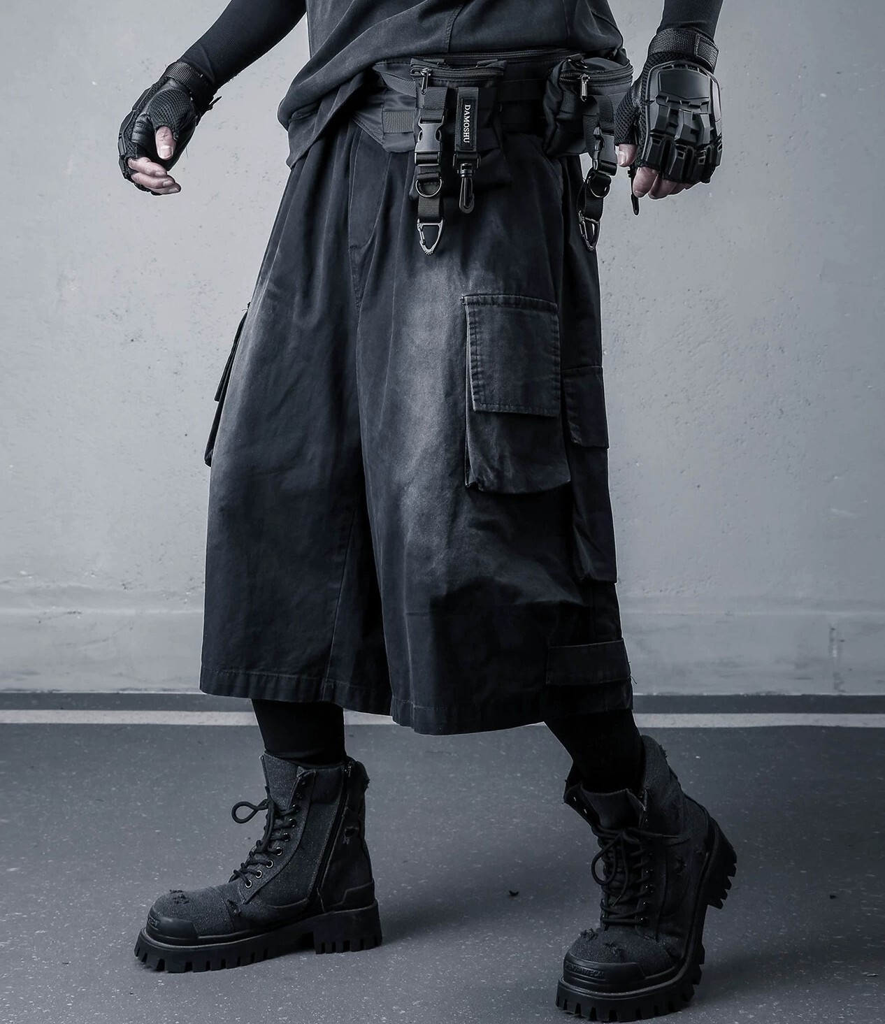 𝙏𝙀𝘾𝙃𝙒𝙀𝘼𝙍 暗黑髒洗做舊七分工裝褲