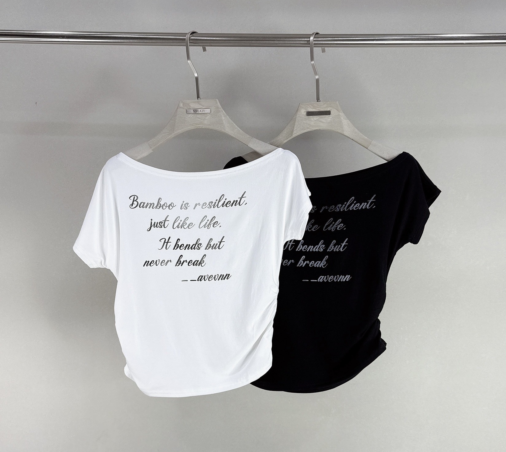 寬領側皺英文棉質衣