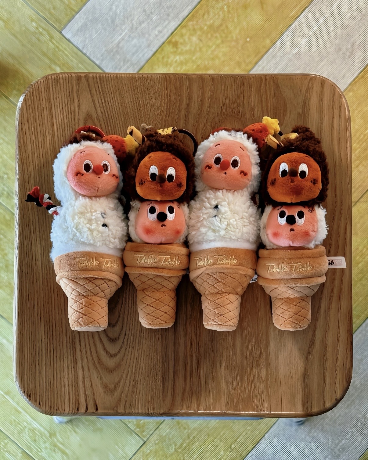 TWINKLE TWINKLE 星星人 歡迎來到月球表面系列 雙球冰淇淋 雪人 Gelato 毛絨 鑰匙圈 吊飾 / 預購