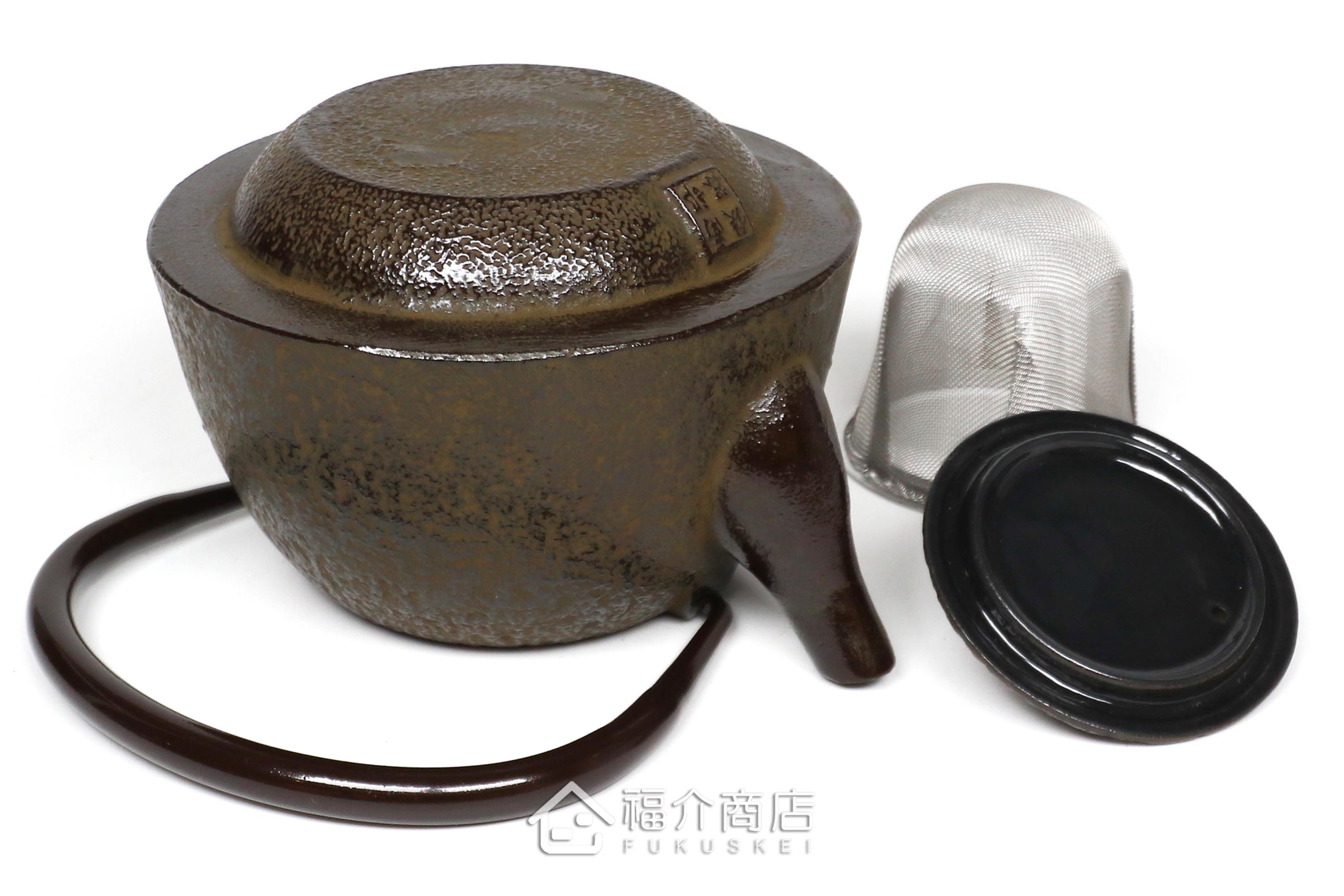 岩戶鑄工所製作的日本泡茶壺,茶色的馬紋樣造型壺身