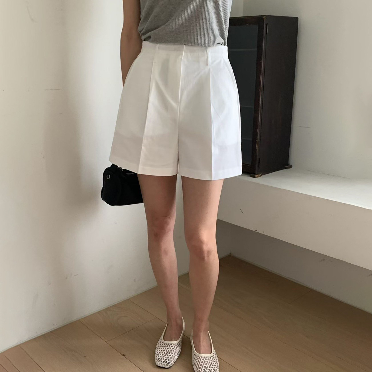 簡約打褶感棉麻西裝短褲-S-M / 4色