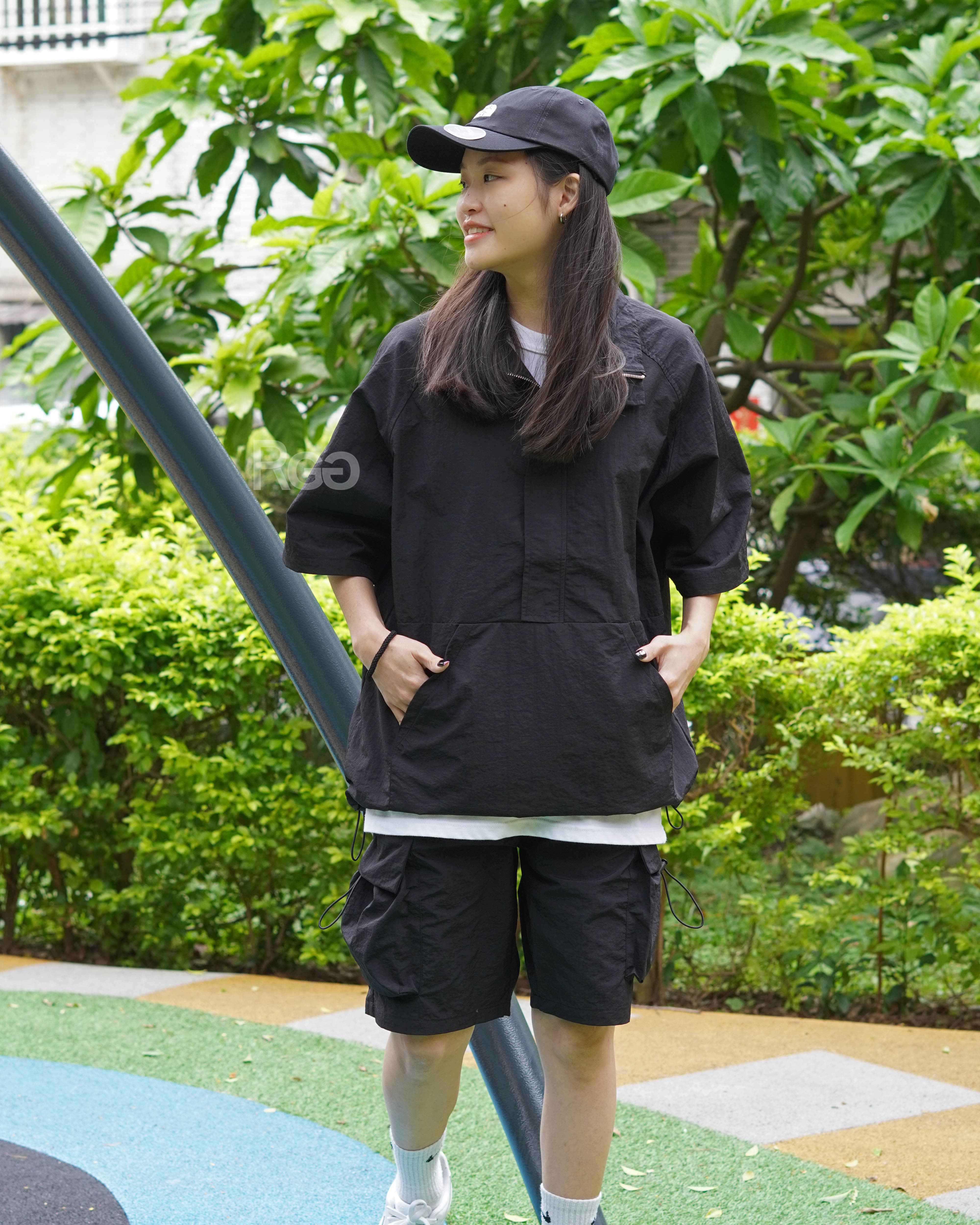 #98857 衝鋒衣 短袖 防潑水 尼龍 套裝 女生室外黑色實穿正面