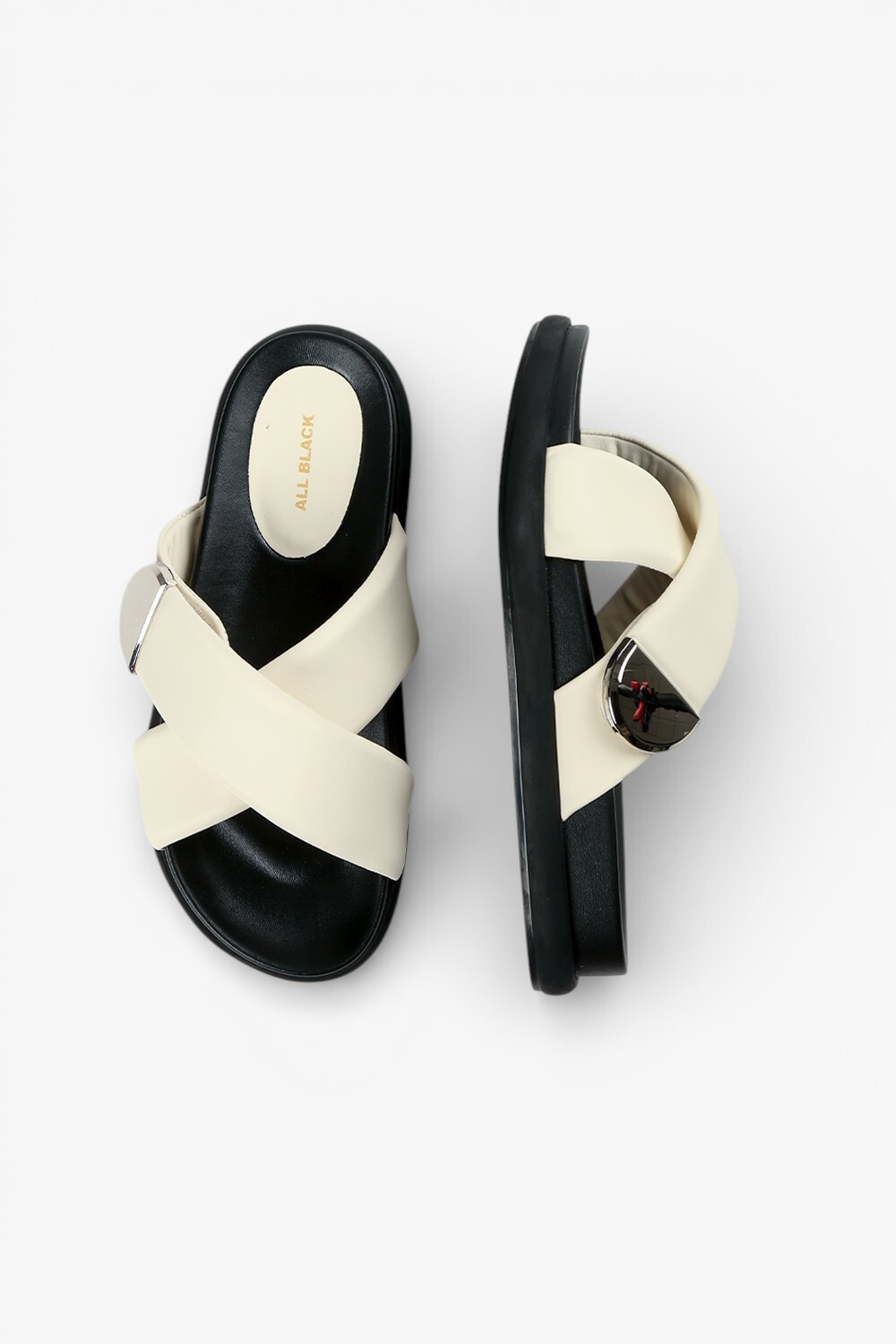 Yilan 澎澎交叉舒適涼鞋