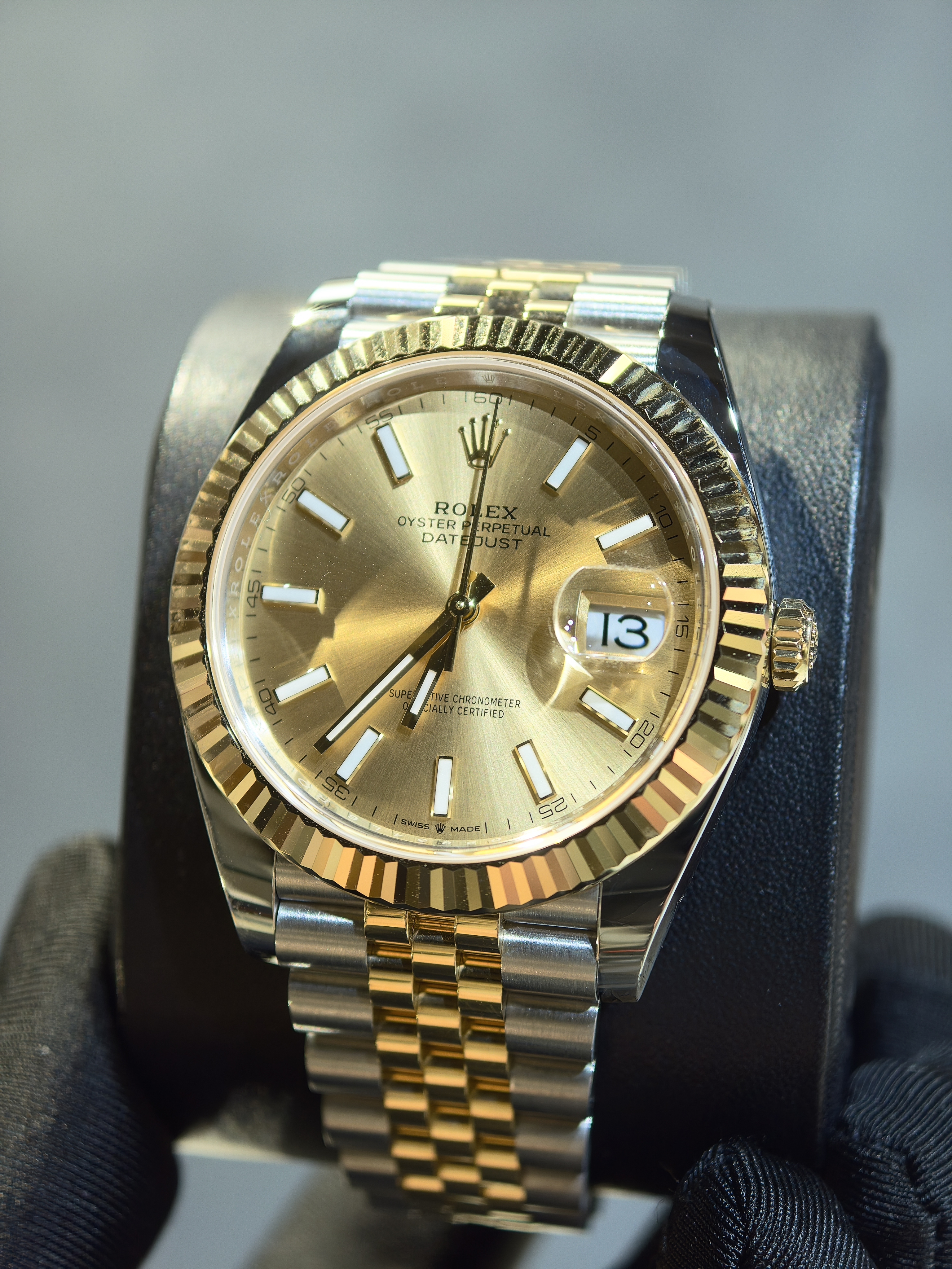 BRAND NEW ROLEX 126333 GOLD CHAMPAGNE DIAL DATEJUST 41 OYSTER STRAP GOLD STEEL m126333-0010