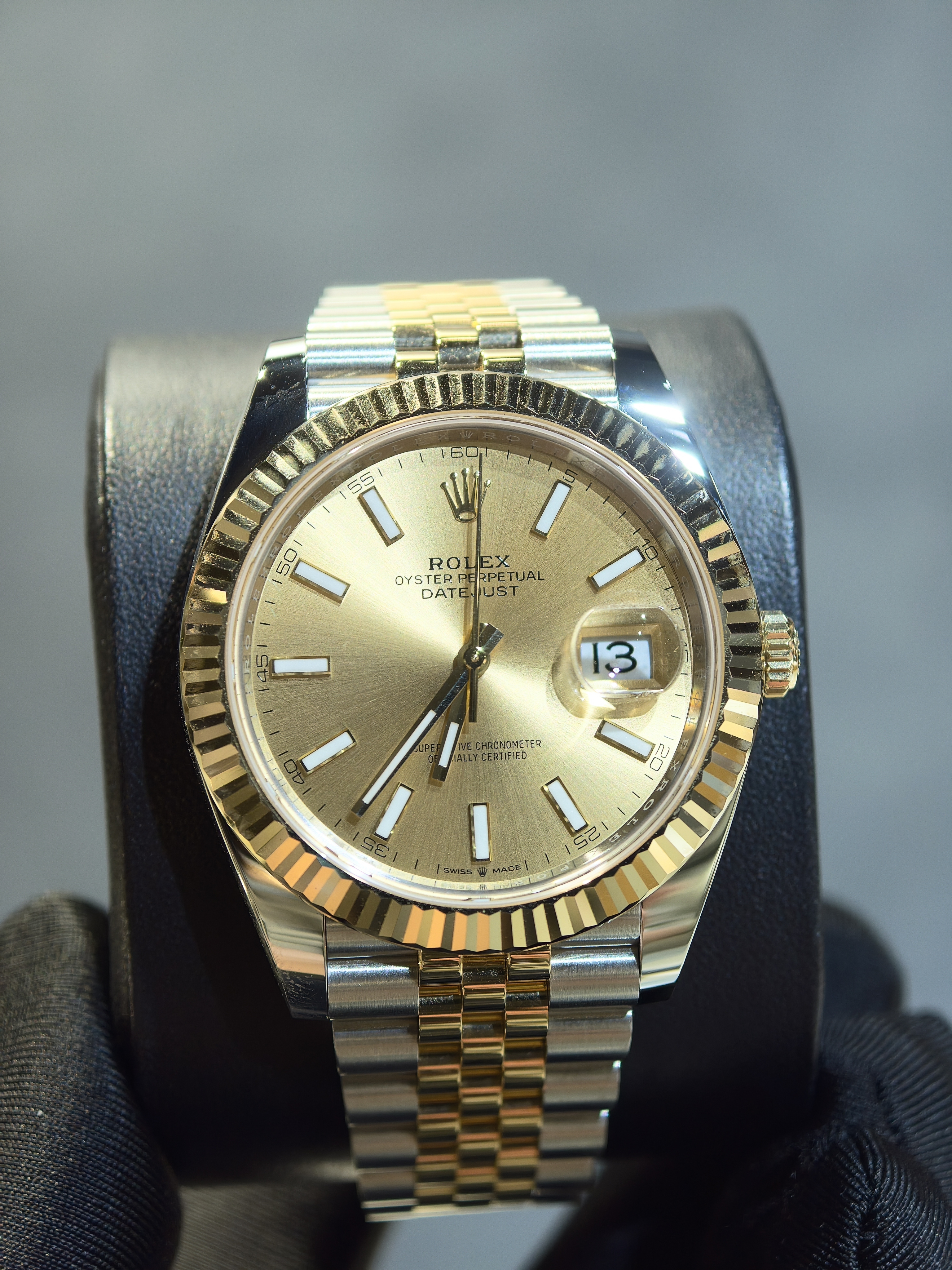 BRAND NEW ROLEX 126333 GOLD CHAMPAGNE DIAL DATEJUST 41 OYSTER STRAP GOLD STEEL m126333-0010