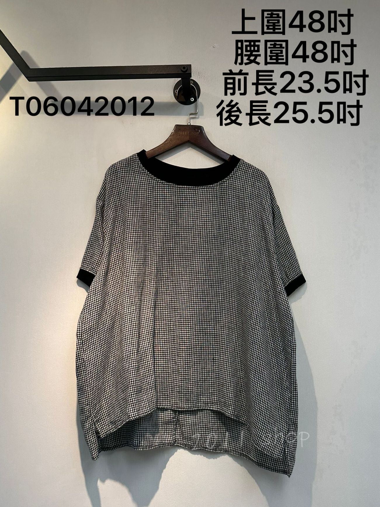 出口日本格仔麻質TOP  上圍48吋  腰圍48吋 前長23.5吋 後長25.5吋   T06042012