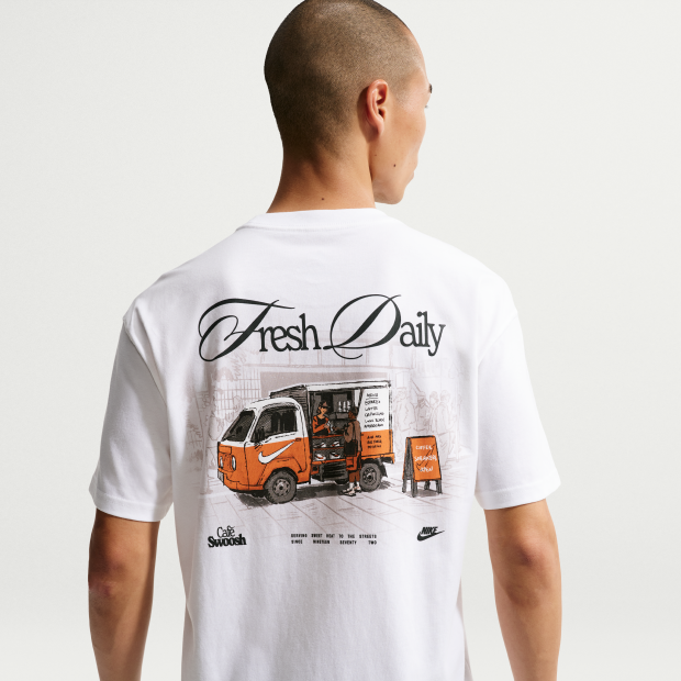 【官網限定】Nike NSW Tee LSE Cafe 復古插畫 短袖上衣 白 IH1158-100 藍 IH1158-486 IV