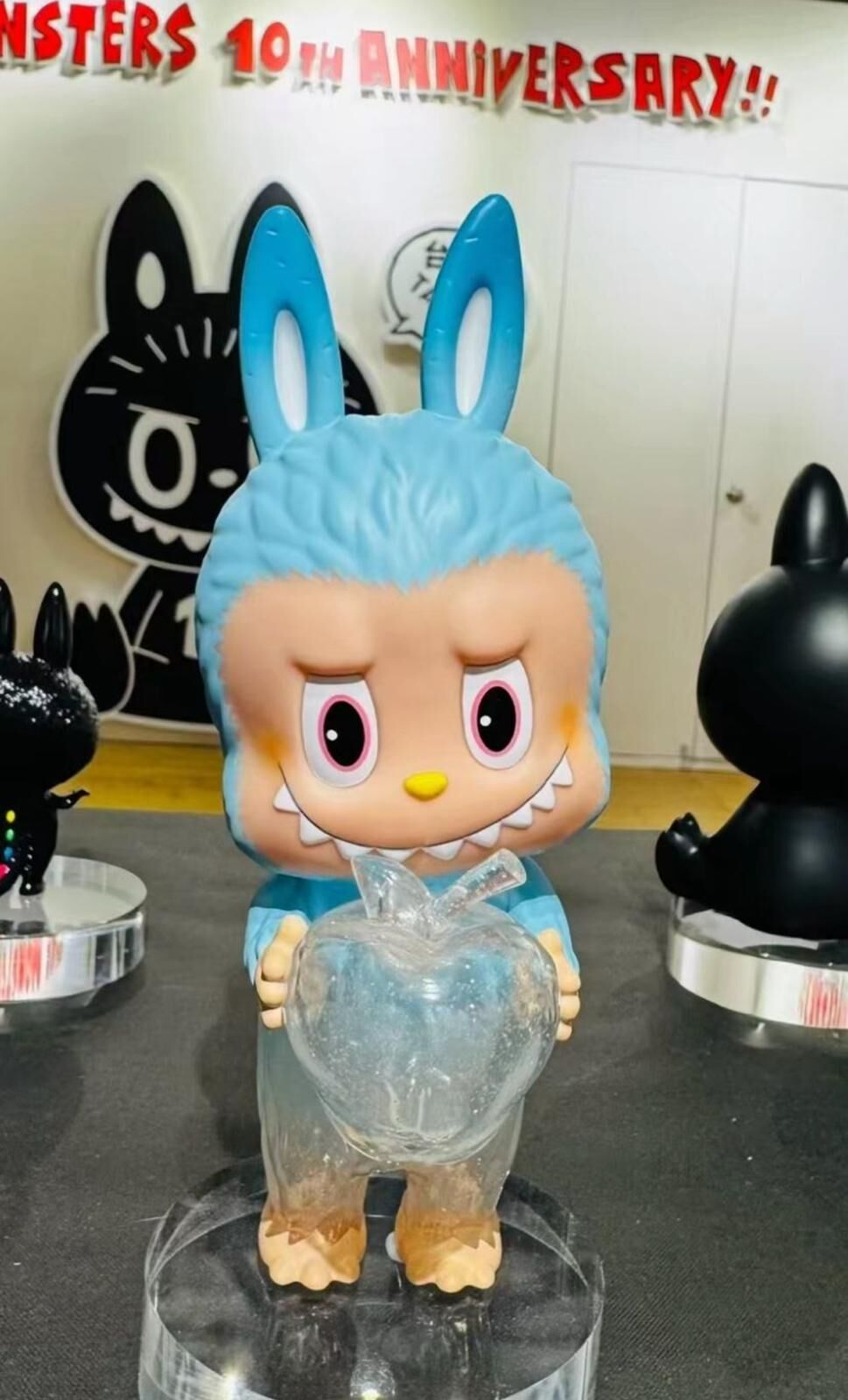 Labubu藍蘋果 Labubu手抱系列 台灣十週年展限定