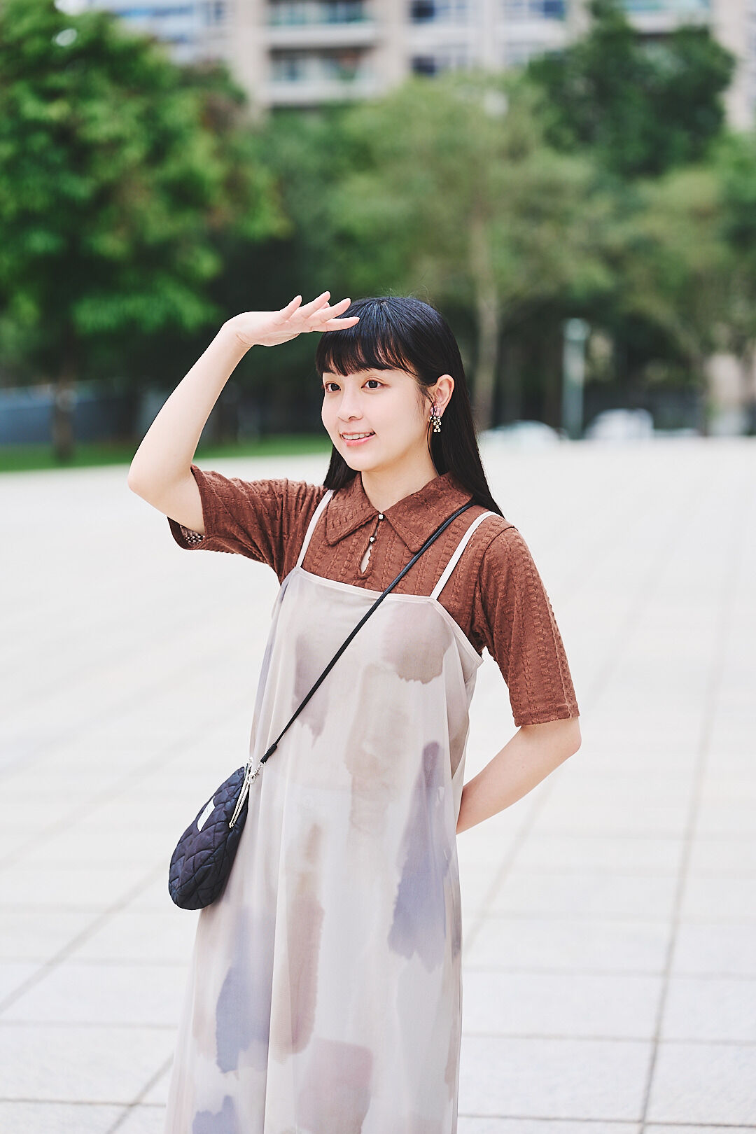 (預購)日光暈染！水彩透明感吊帶裙(四色-米灰白)