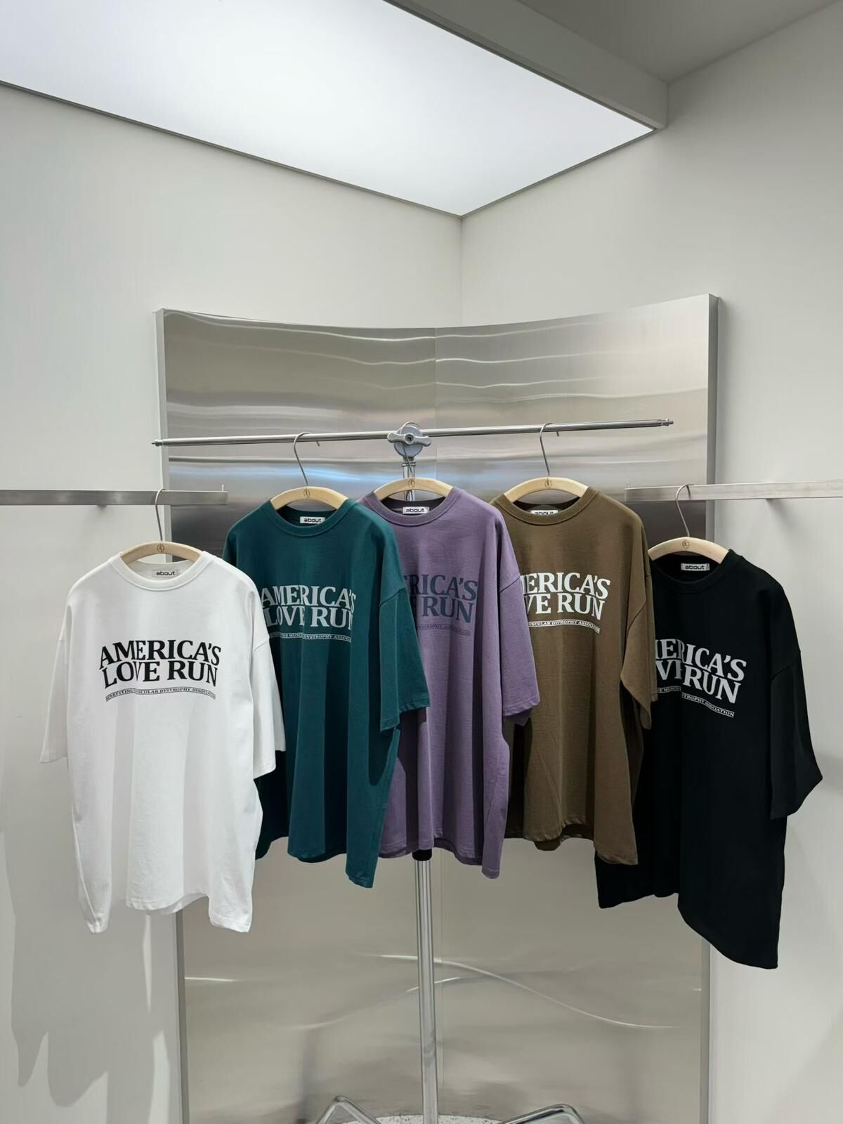 英文字短袖Tee ABOUT-001T