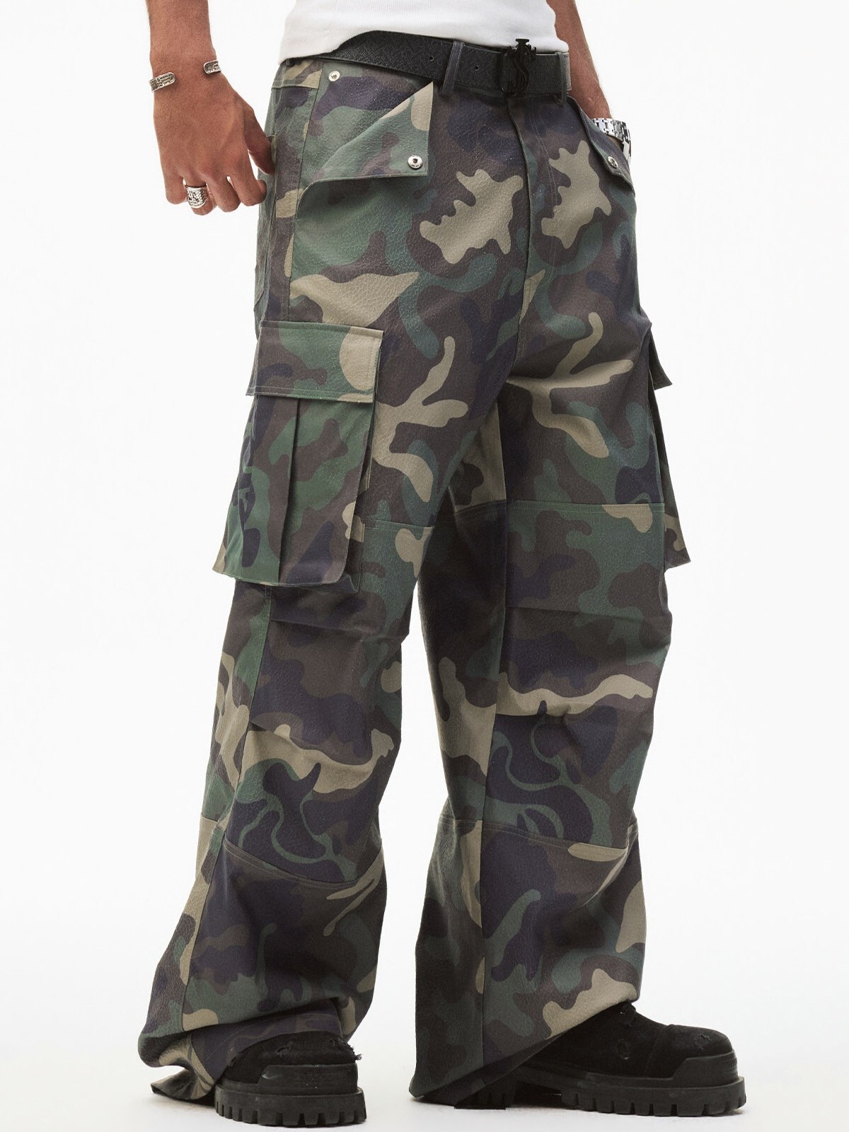 STK SmallTownKid Heavyweight Cracked Camouflage Vintage Distressed Pants with Multiple Pockets