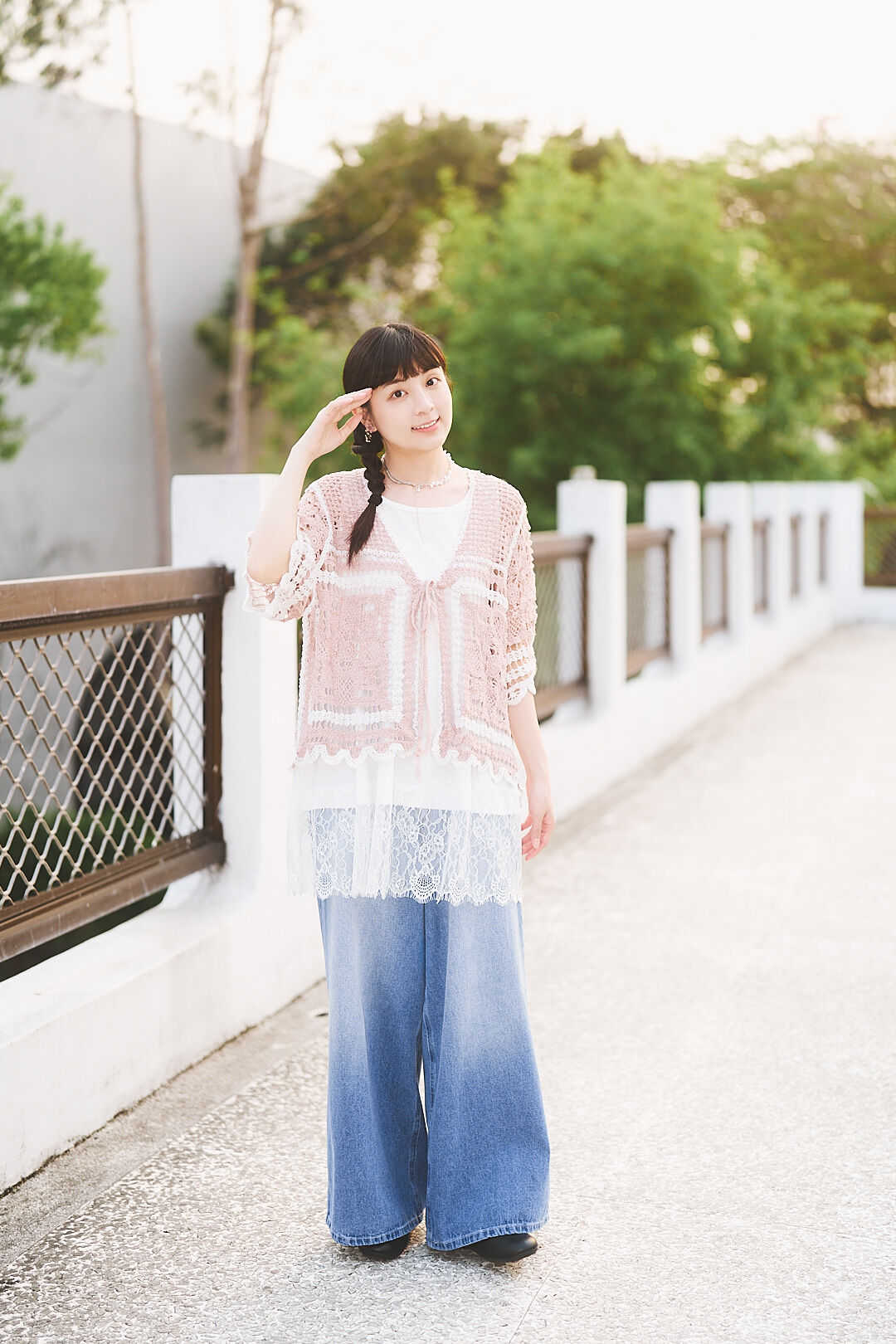 致愛麗絲！鉤針風蕾絲罩衫 (兩色-迷霧粉)