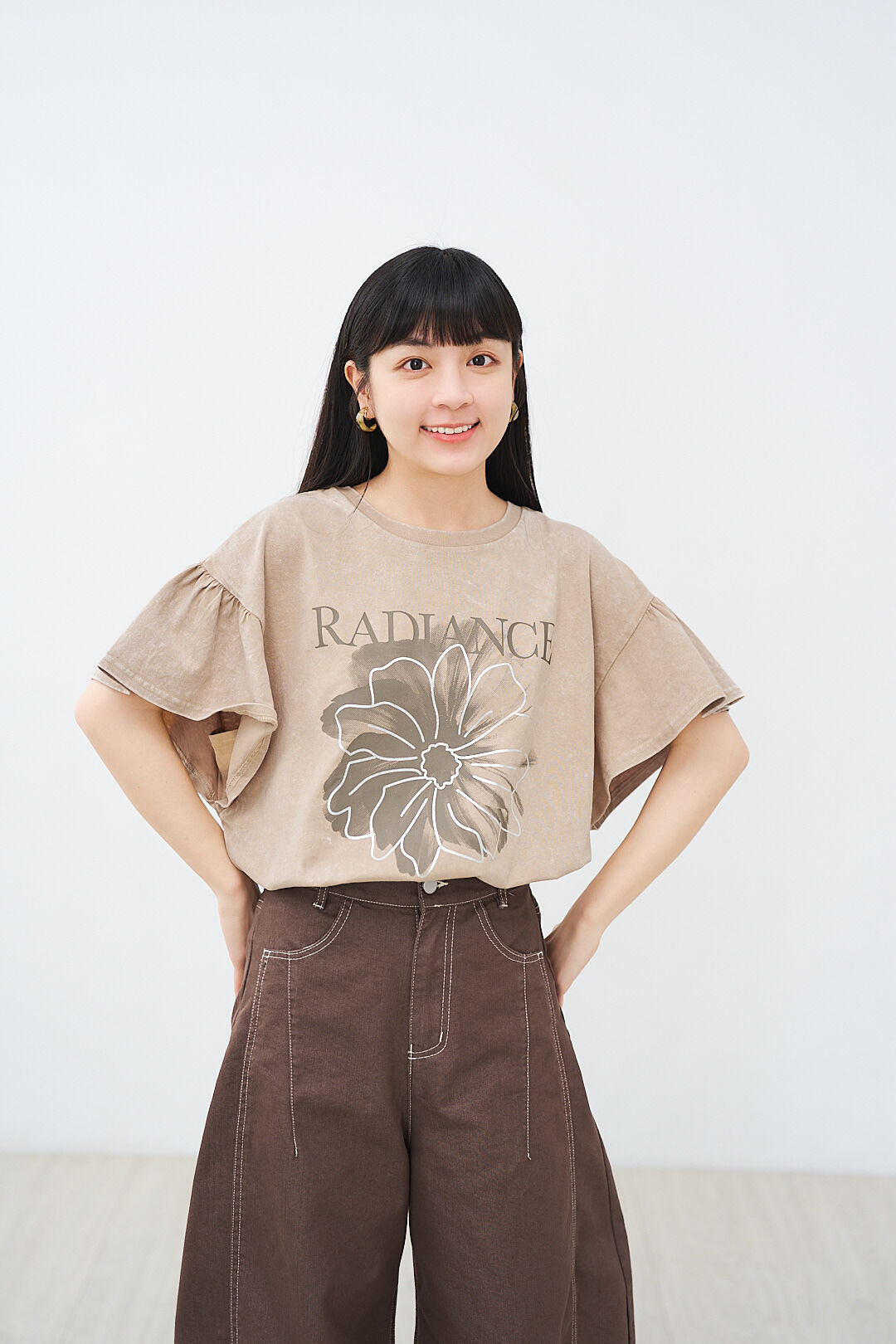 (限量)包浩斯花園！印花荷葉邊袖Tee (兩色-溫暖米)