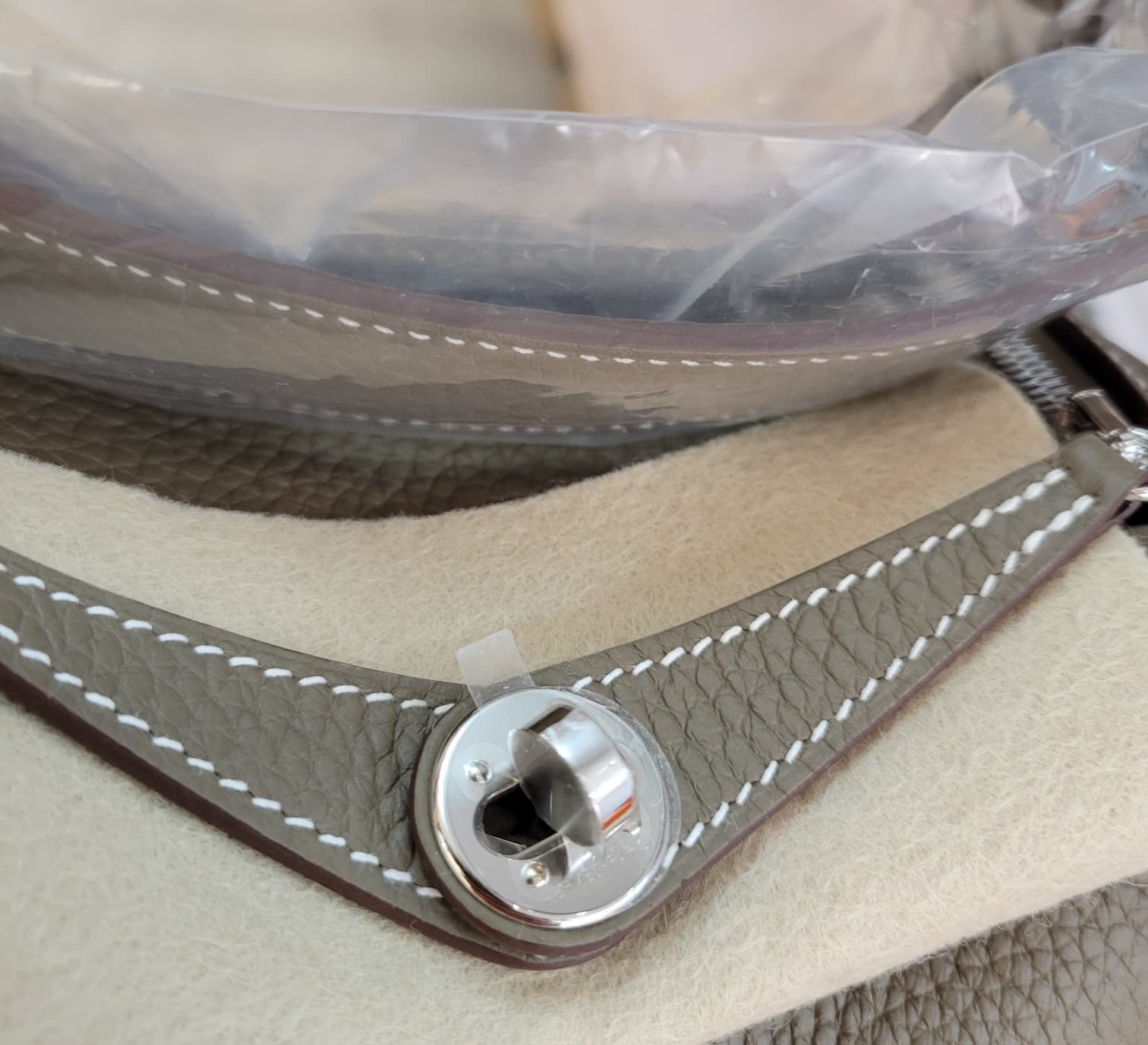 HERMES MINI LINDY 2 ETOUPE Ck