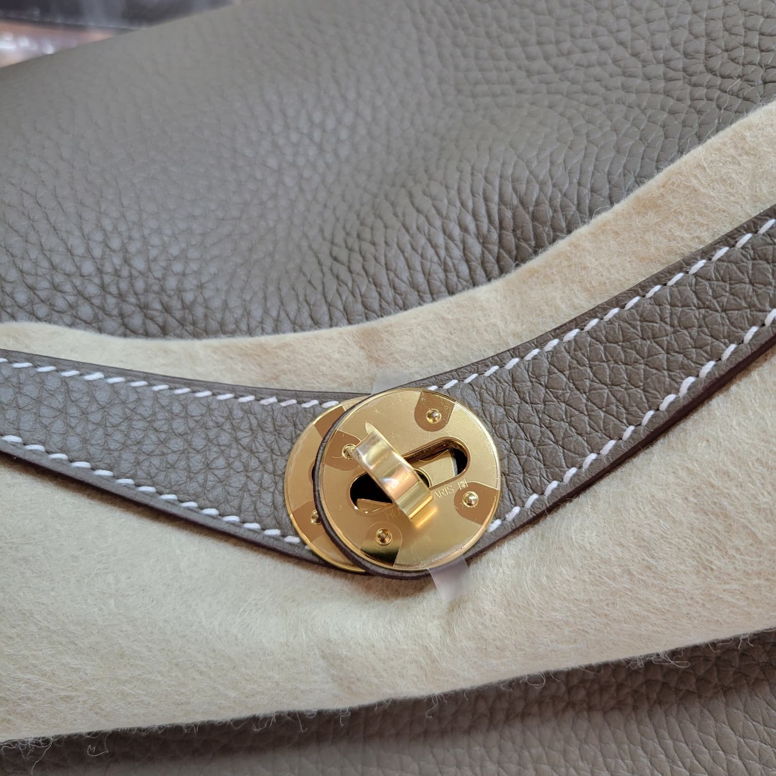 HERMES Lindy 26 Etoupe CC TC