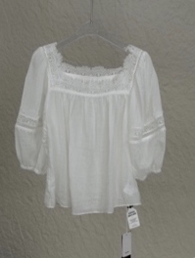 0420SZ05-SZHK-CLOS-泡泡袖方領鏤空白色寬鬆襯衫(A5)