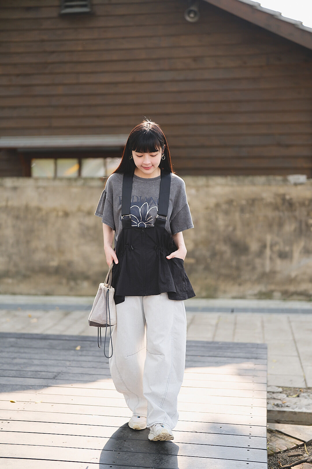 (預購)神奈川的海鹽！抽繩傘擺吊帶背心 (三色-經典黑)