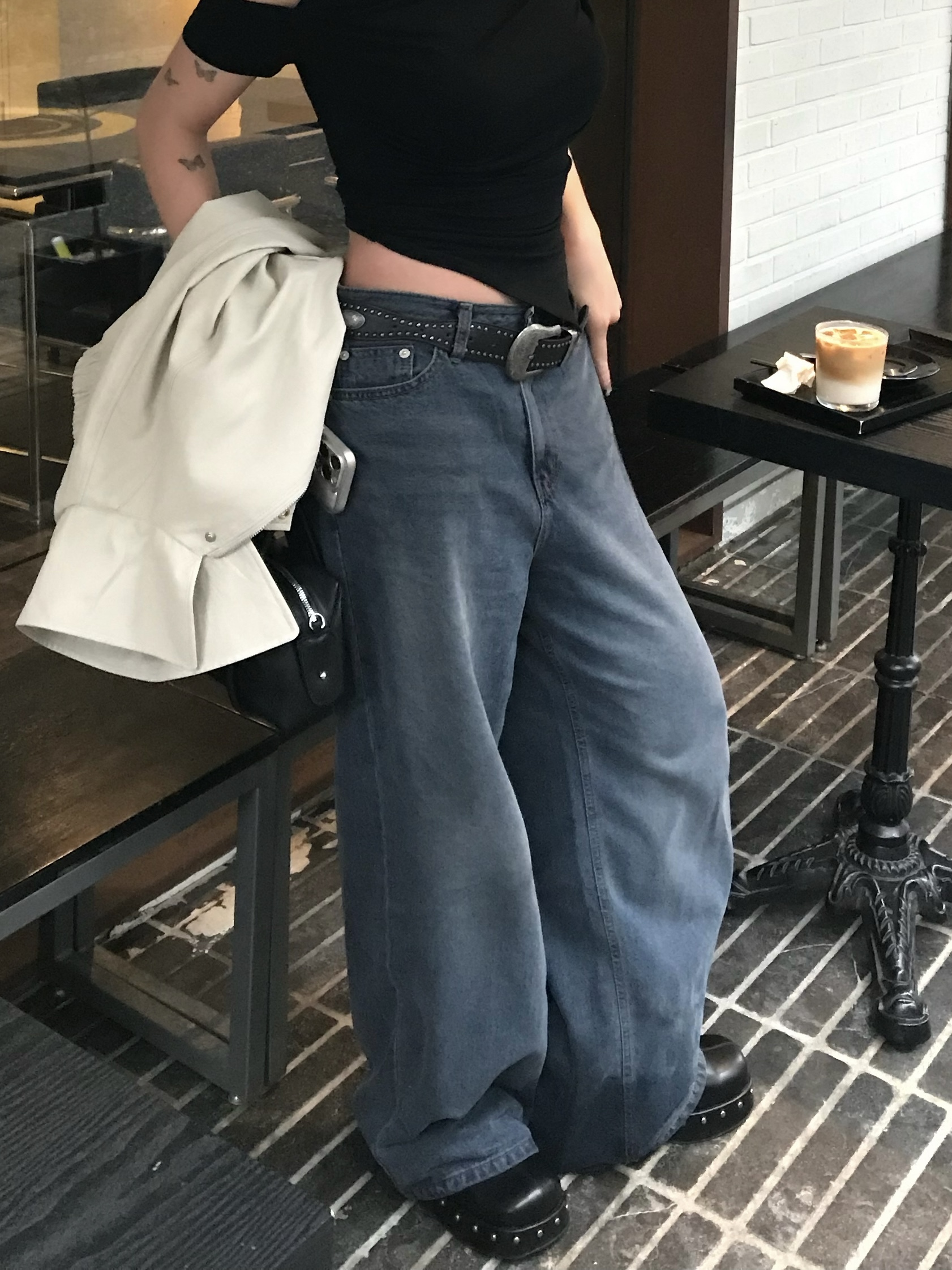 J28 City walk 後設計釦丹寧褲 (S/M)