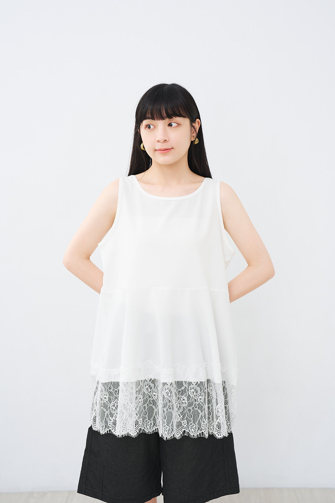 (限量)雲端上的倒影！下擺蕾絲背心