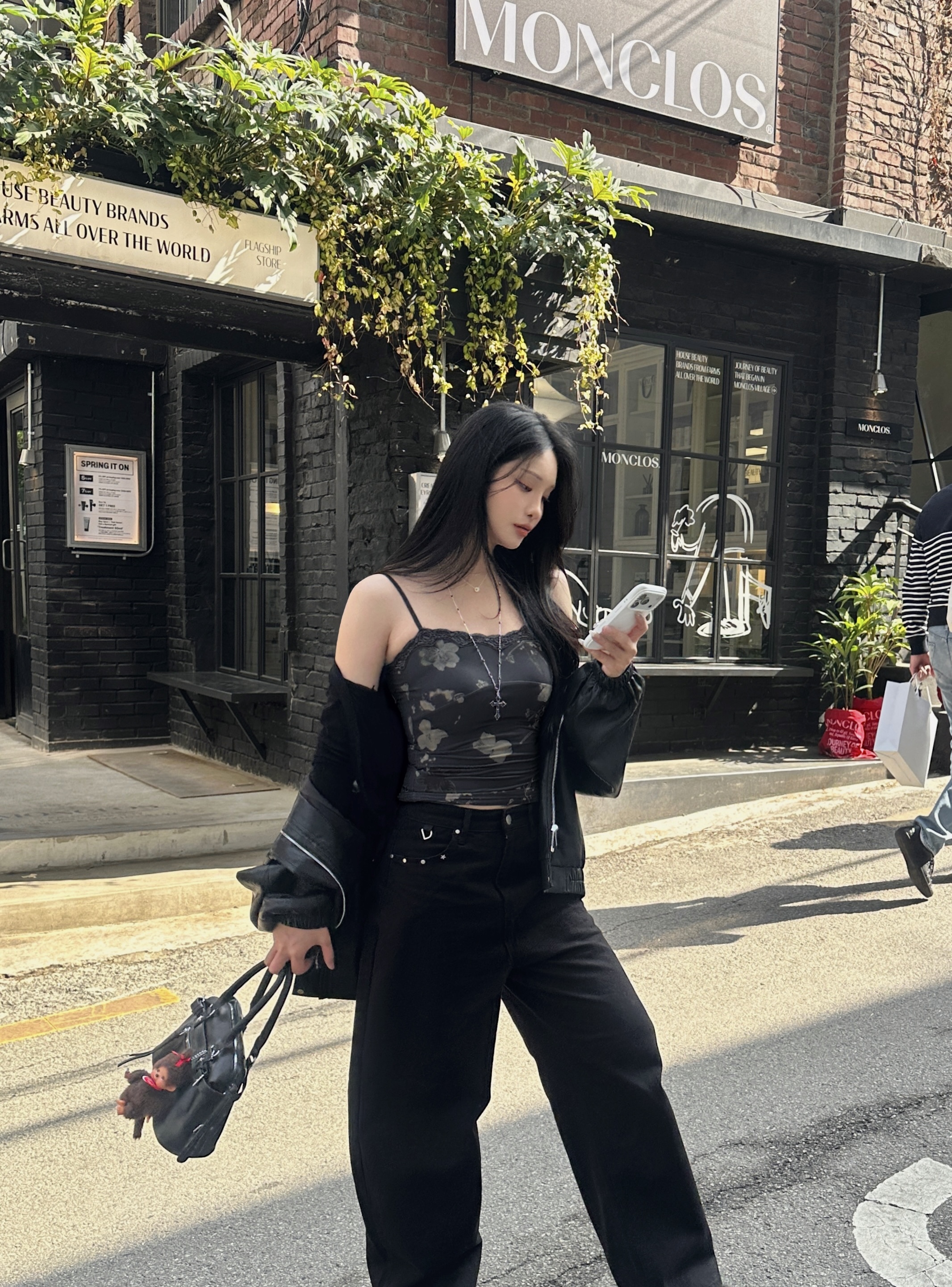 J25 Off-Black 星卯釘黑直筒褲 (S/M)