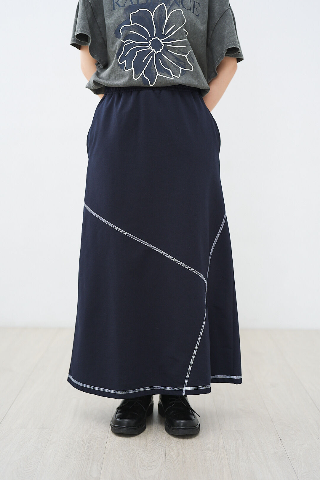 (限量)掌心裡的野餐地！撞色剪裁車線棉裙(兩色-海軍藍)