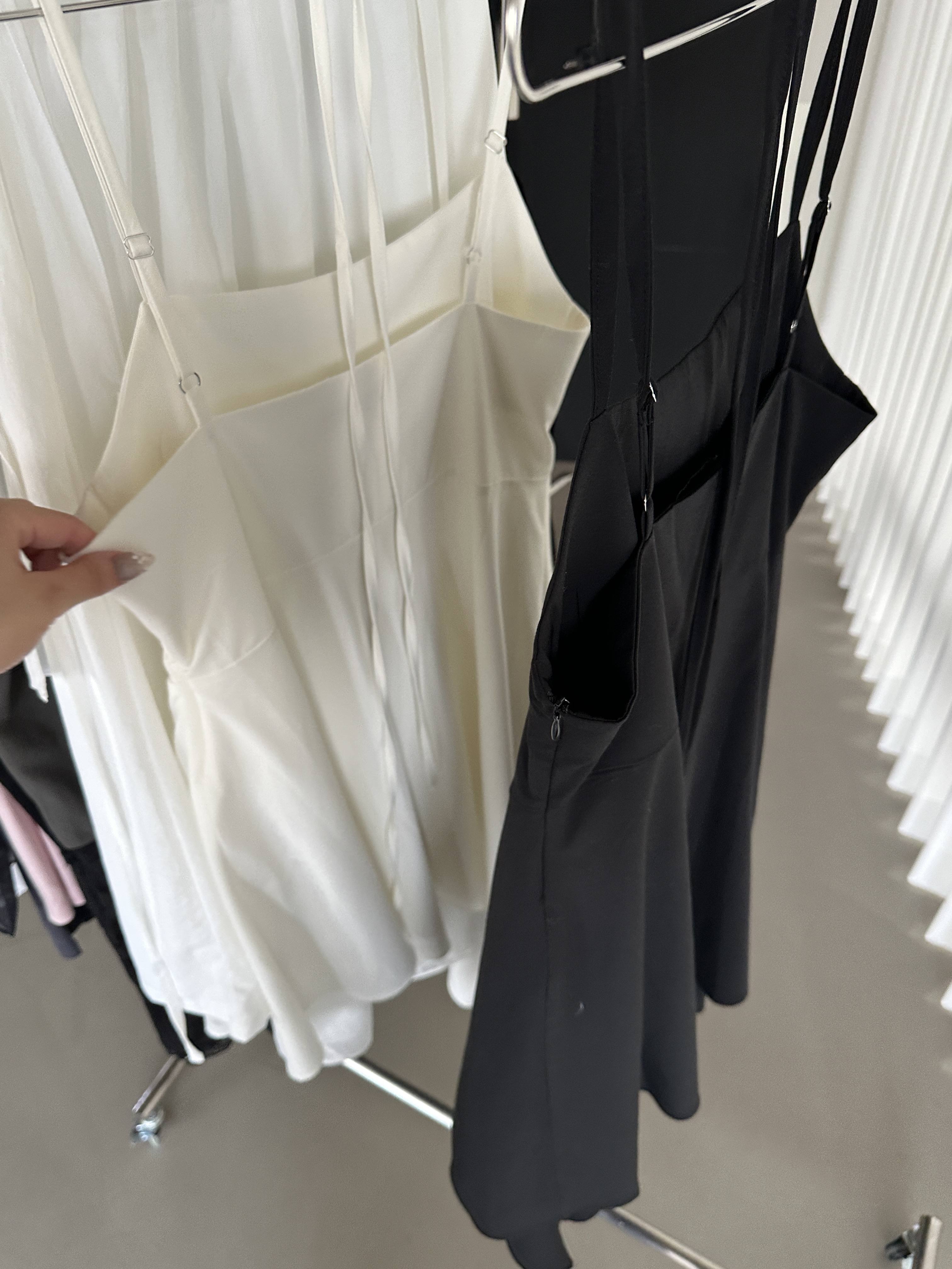 J22 設計款不規則洋裝 (白)