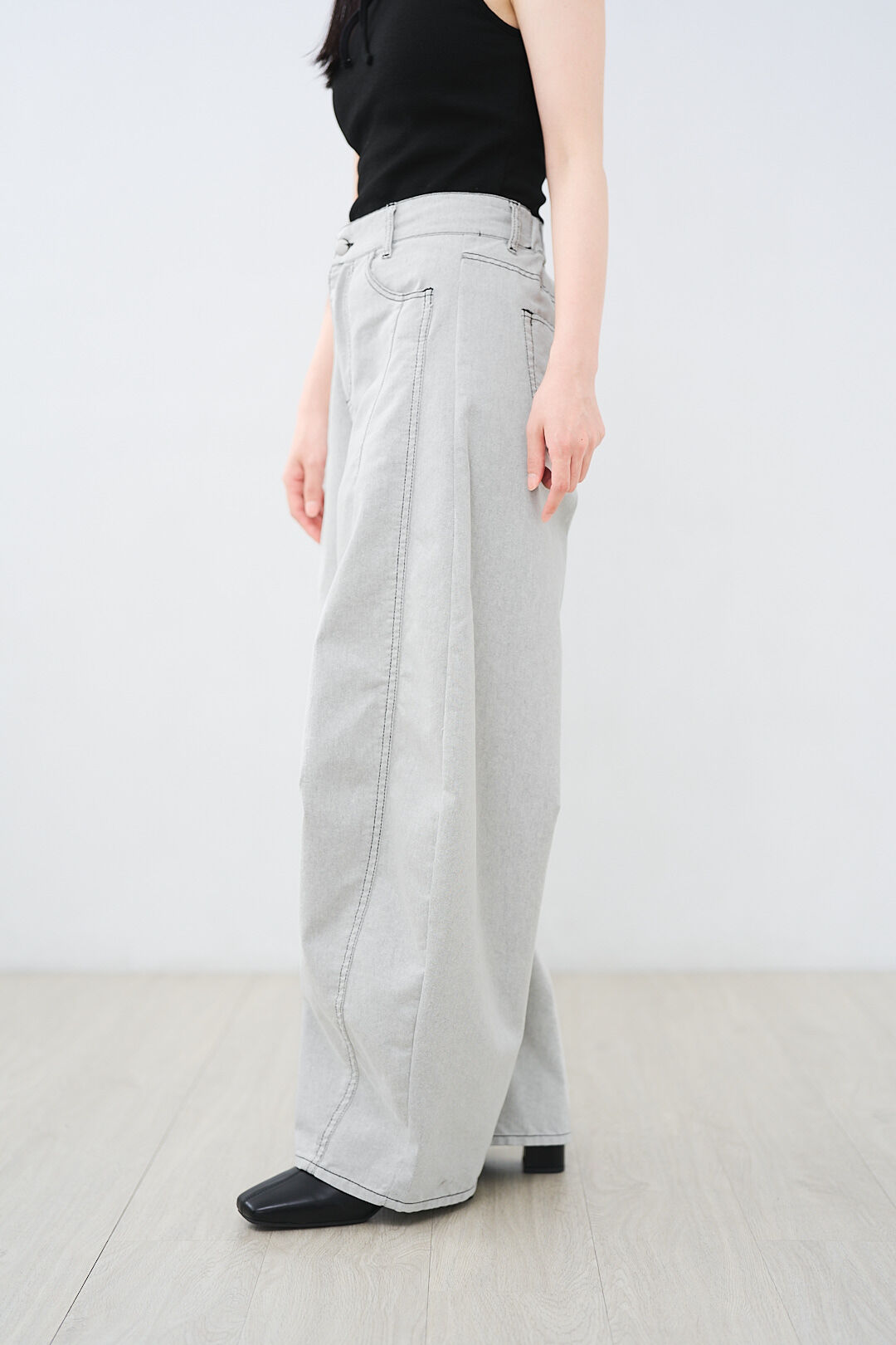 (預購)哥本哈根日常！撞色車線斜紋彎刀褲(三色-灰白)