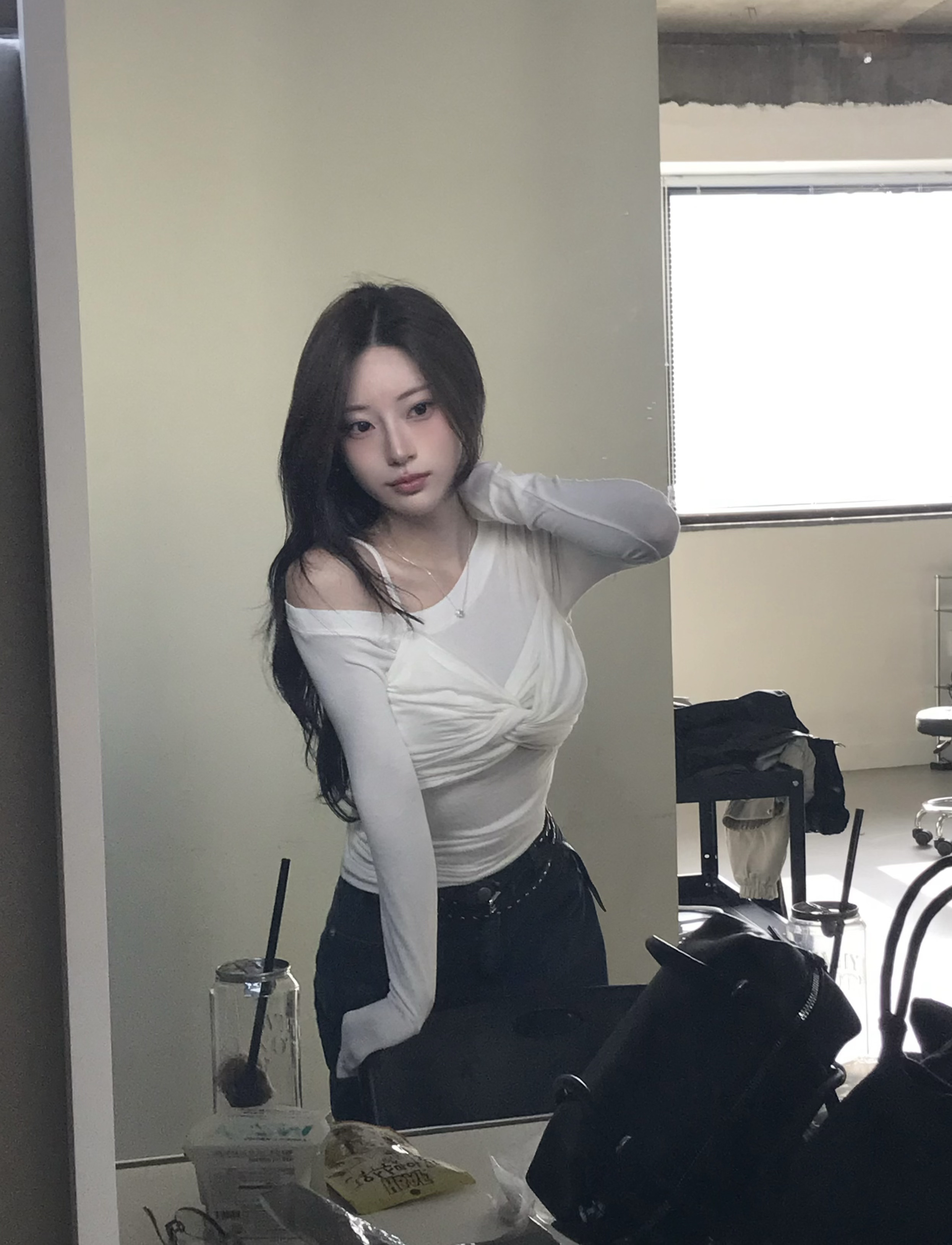 J17 9pm.美胸層次貼身上衣  (白)