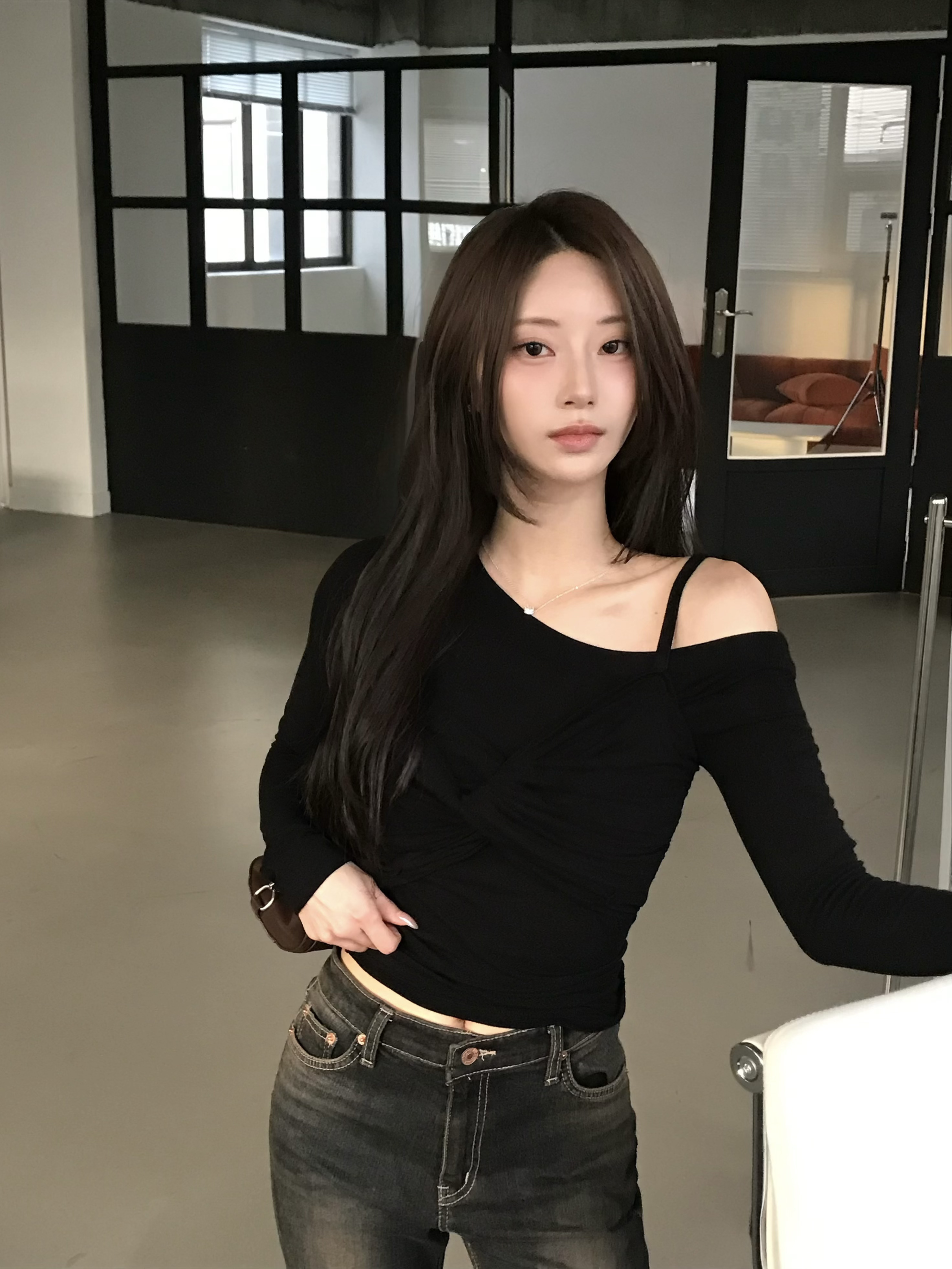 J17 9pm.美胸層次貼身上衣  (黑)