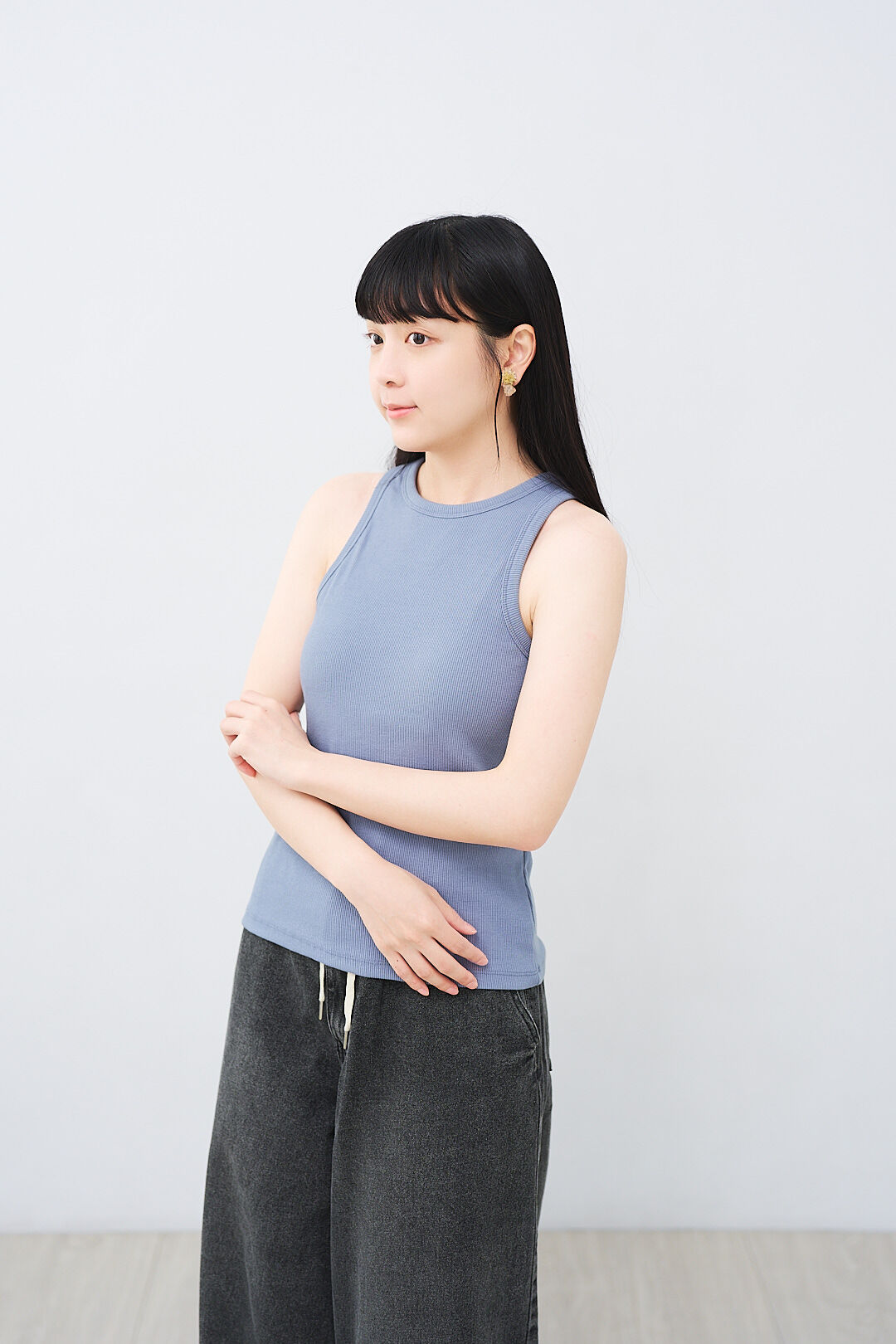 極簡主義！羅紋附罩杯削肩背心 (三色)