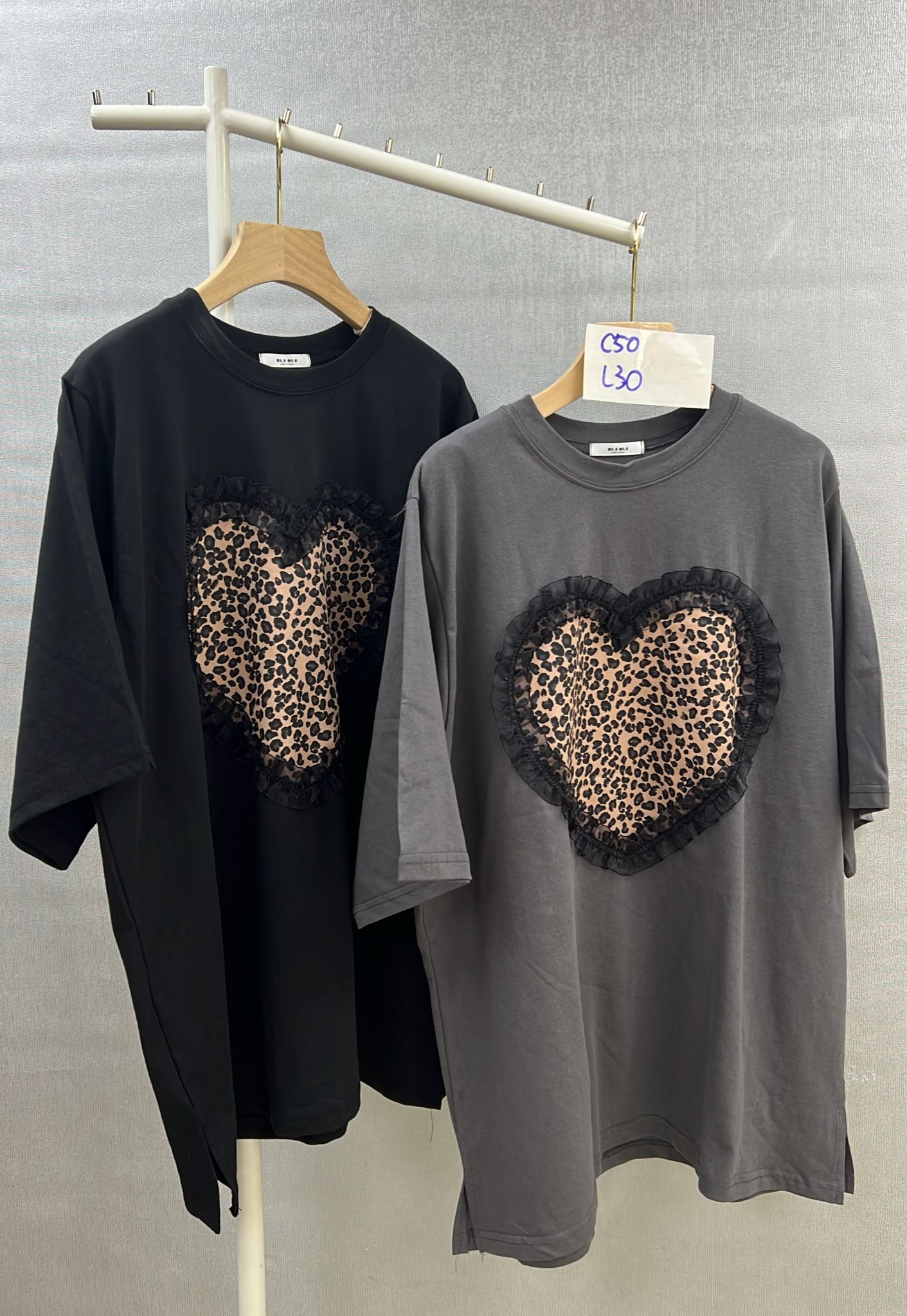 CF9818 豹紋心心Tee