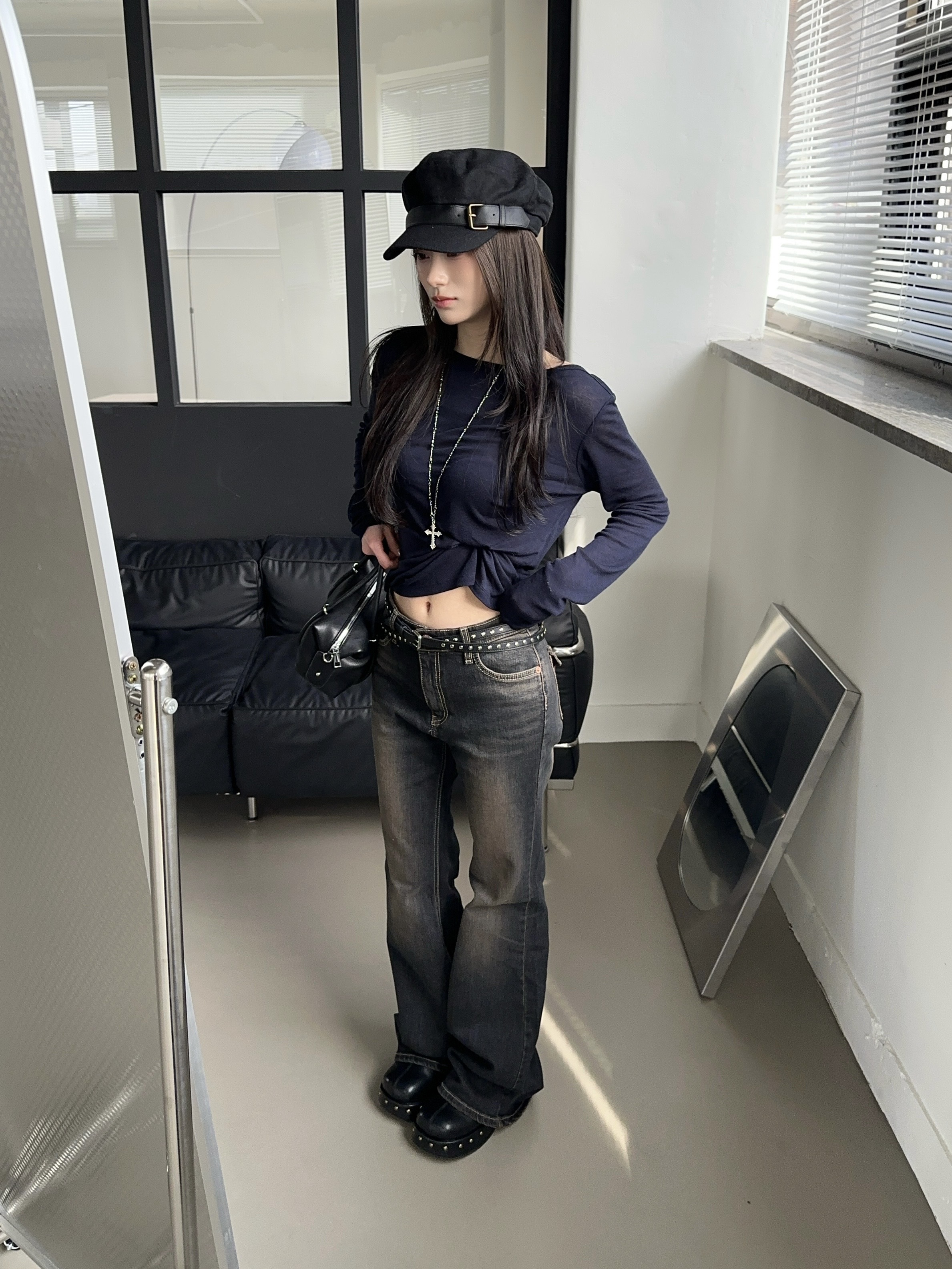 J04 簡單出門！透膚上衣 (藏藍)