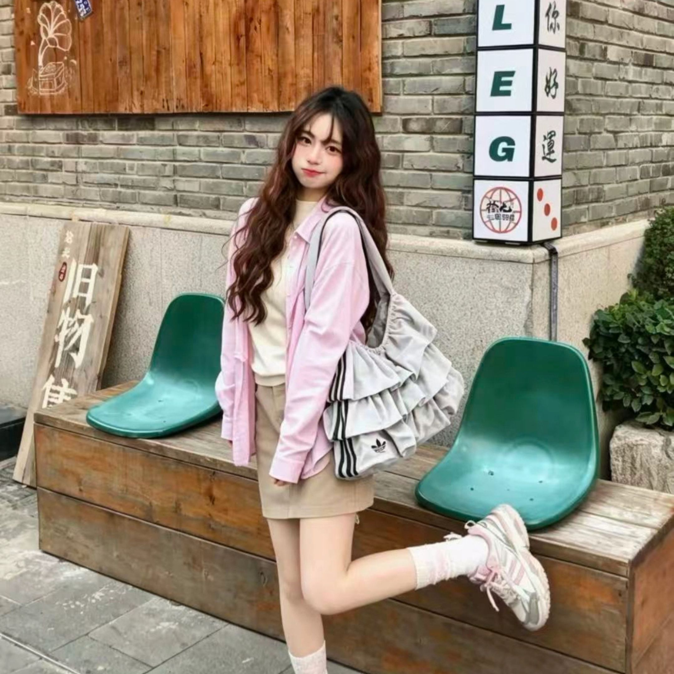 NICEDAY 代購 Adidas Originals 淺灰 雙層荷葉邊 單肩包 斜背包 IA8913