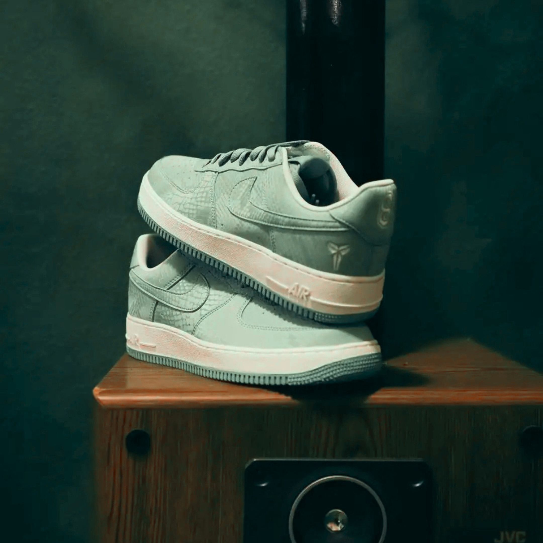 NICEDAY 代購 Kobe x Nike Air Force 1 科比 薄荷綠 老大 湖人 淺綠色 經典 舒適 版鞋 男款 IB0018-005