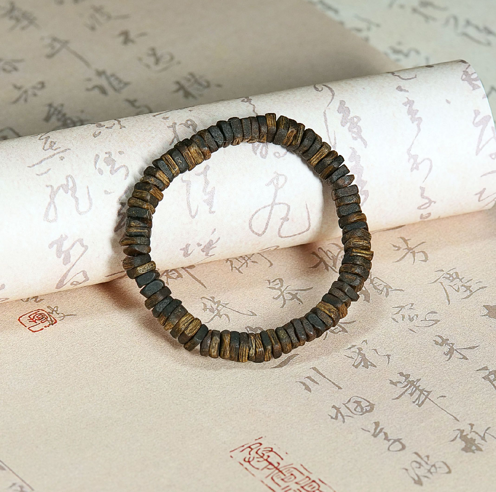 SE16 九分沉棋楠牛肉幹手串 ( J-L9136) **連證書