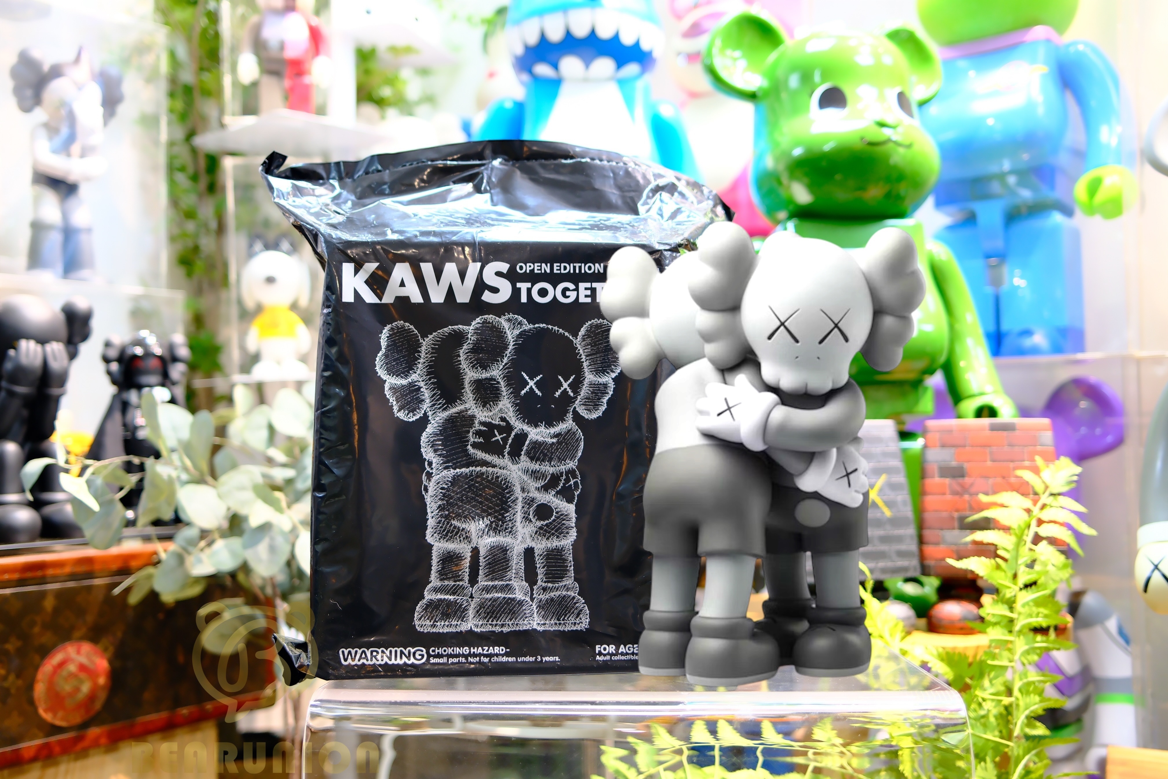 🥇現貨🥇KAWS Together Vinyl Figure Grey