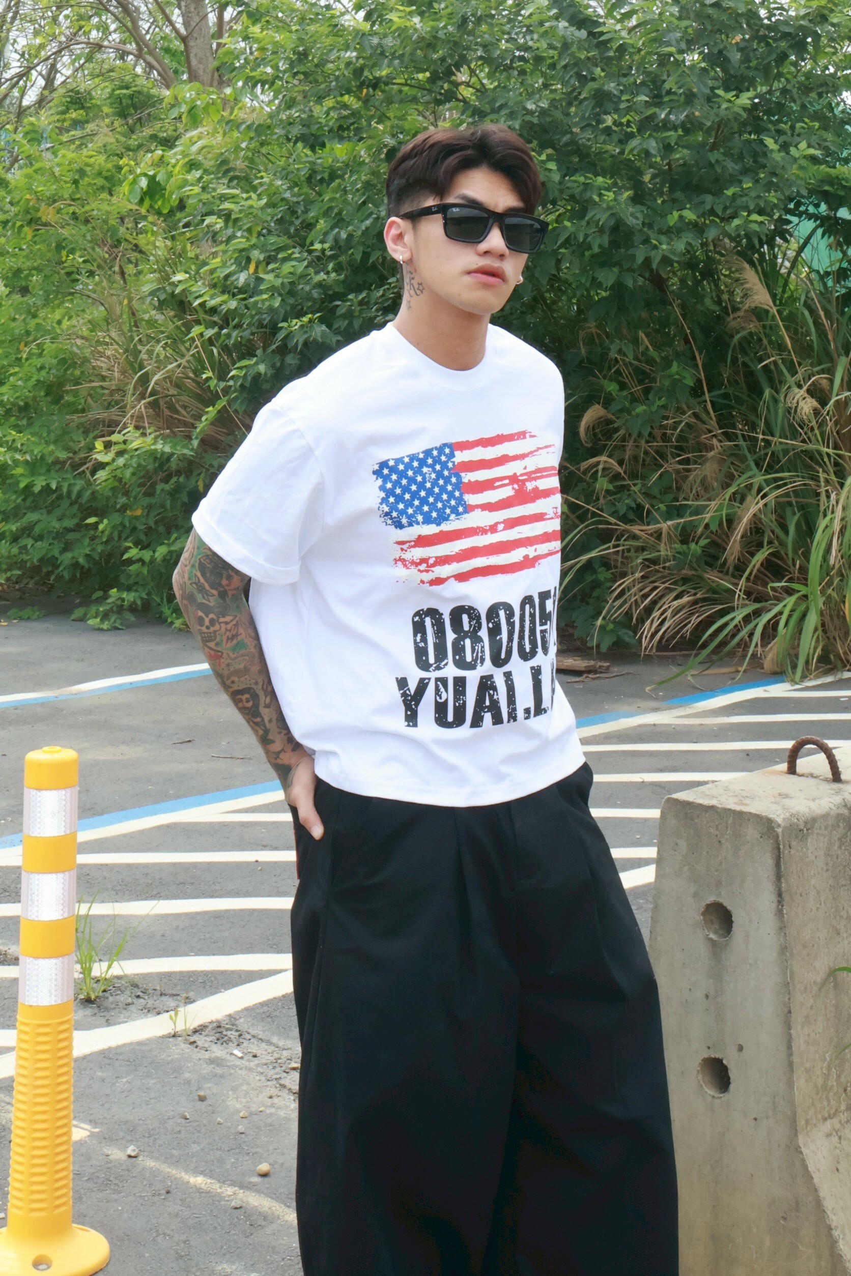 《S.V》080刷漆國旗短T