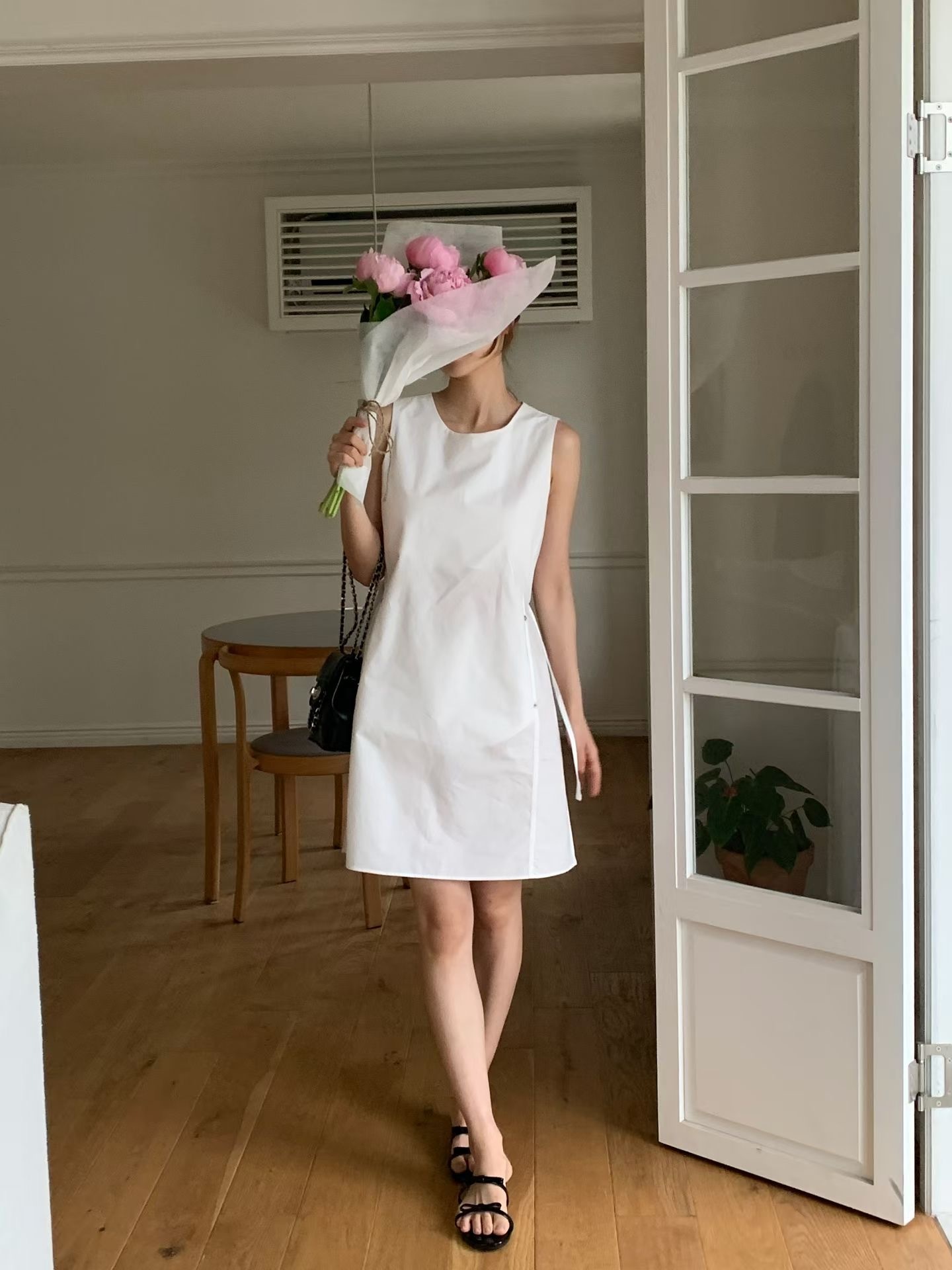 後腰鏤空背心直身裙