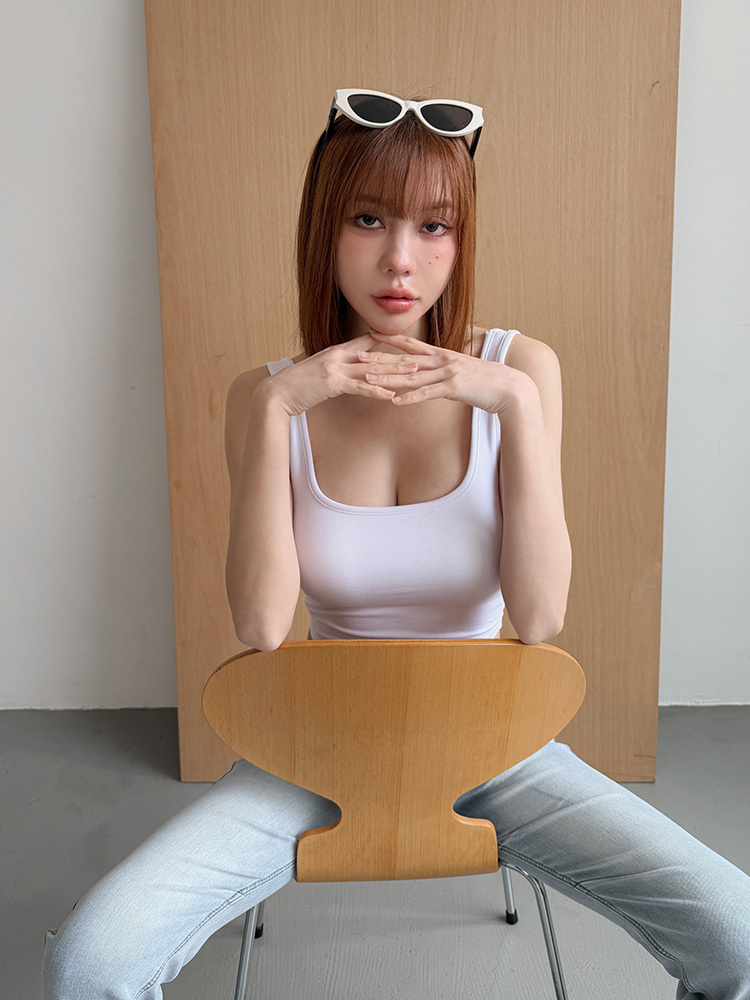 BB Jenny同款 ! 方領下圓弧bratop(4色，有胸墊)