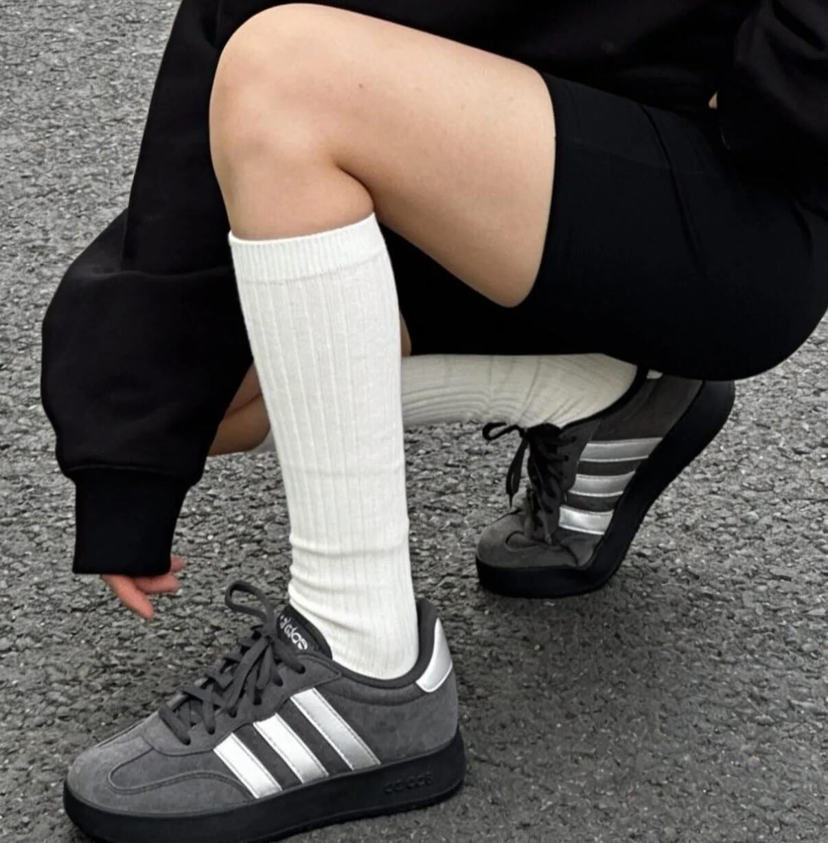 ADIDAS BARREDA 煙灰 銀色 銀灰 德訓鞋 (熱賣中!)