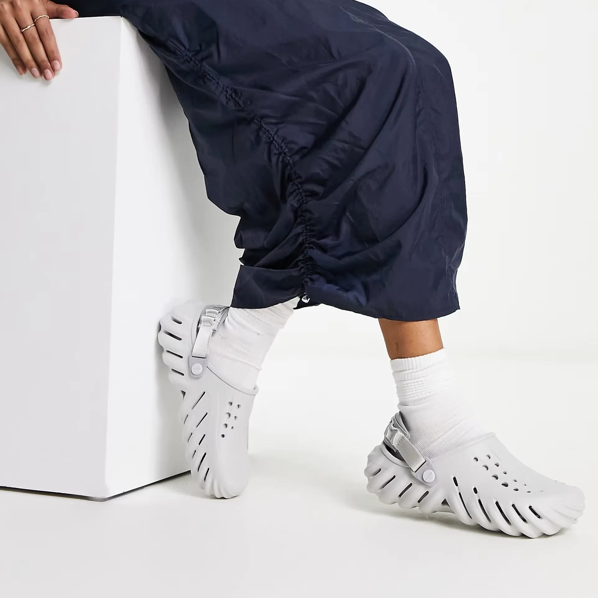 CROCS ECHO CLOG Atmosphere 淺灰